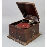 A vintage Freeman’s of London table-top gramophone in a wooden case, 17¾” wide x 13½” high.