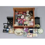 Fiver various ladies & gent’s wristwatches; & various items of costume jewellery.