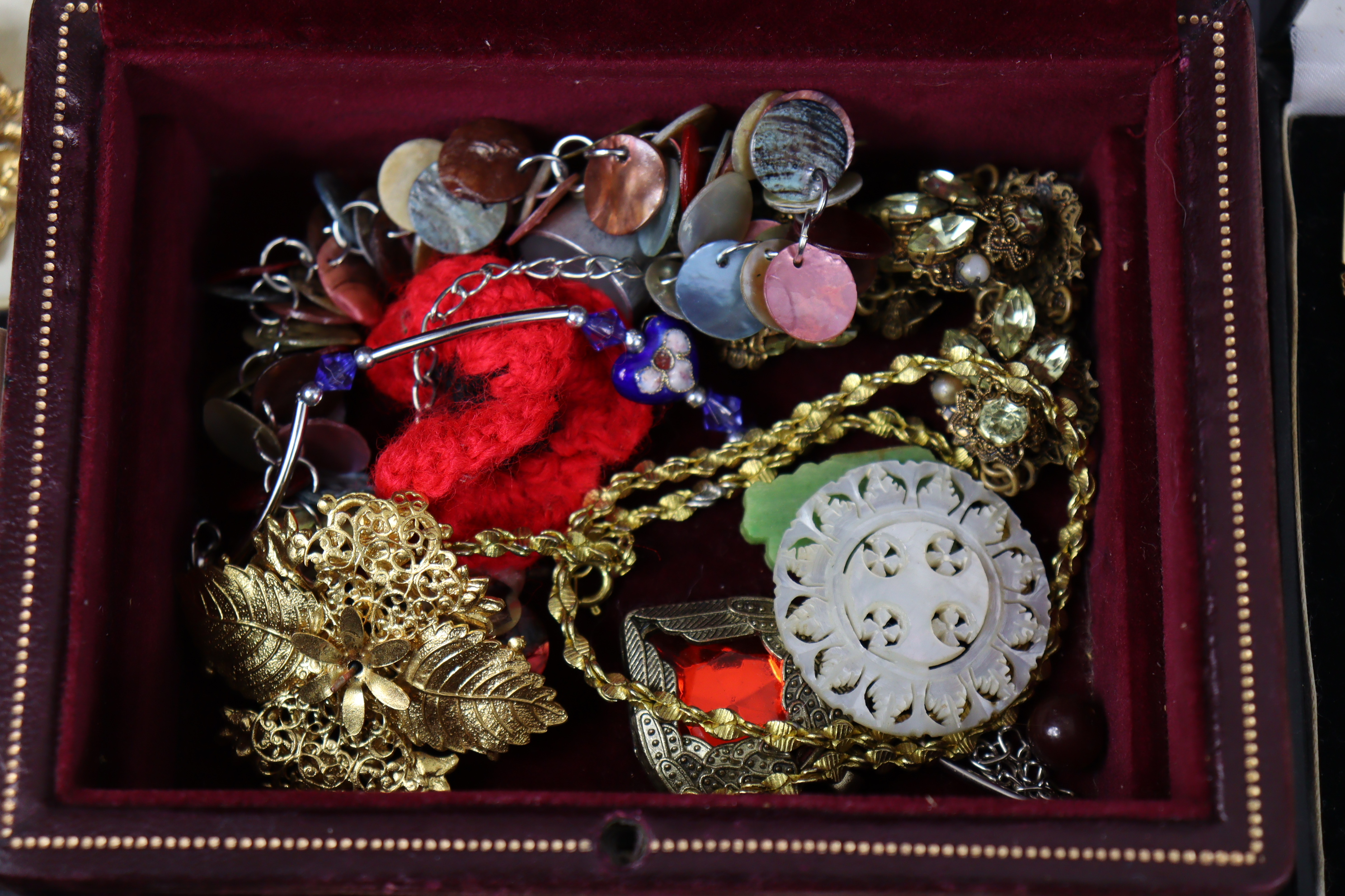 Various items of Victorian & later costume jewellery. - Image 3 of 5