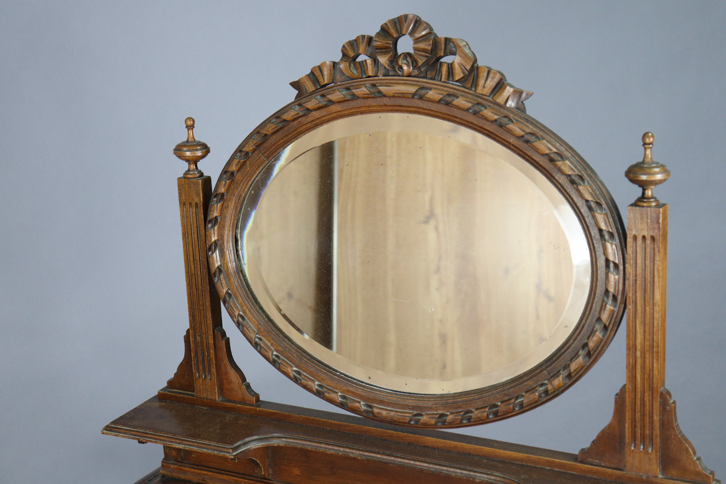 A continental-style small beech marble-top dressing table with an oval swing mirror to the stage - Image 4 of 4