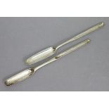 A George II silver double-ended marrow scoop, 9½” long, London 1739-40 by James West (1.8oz); & a