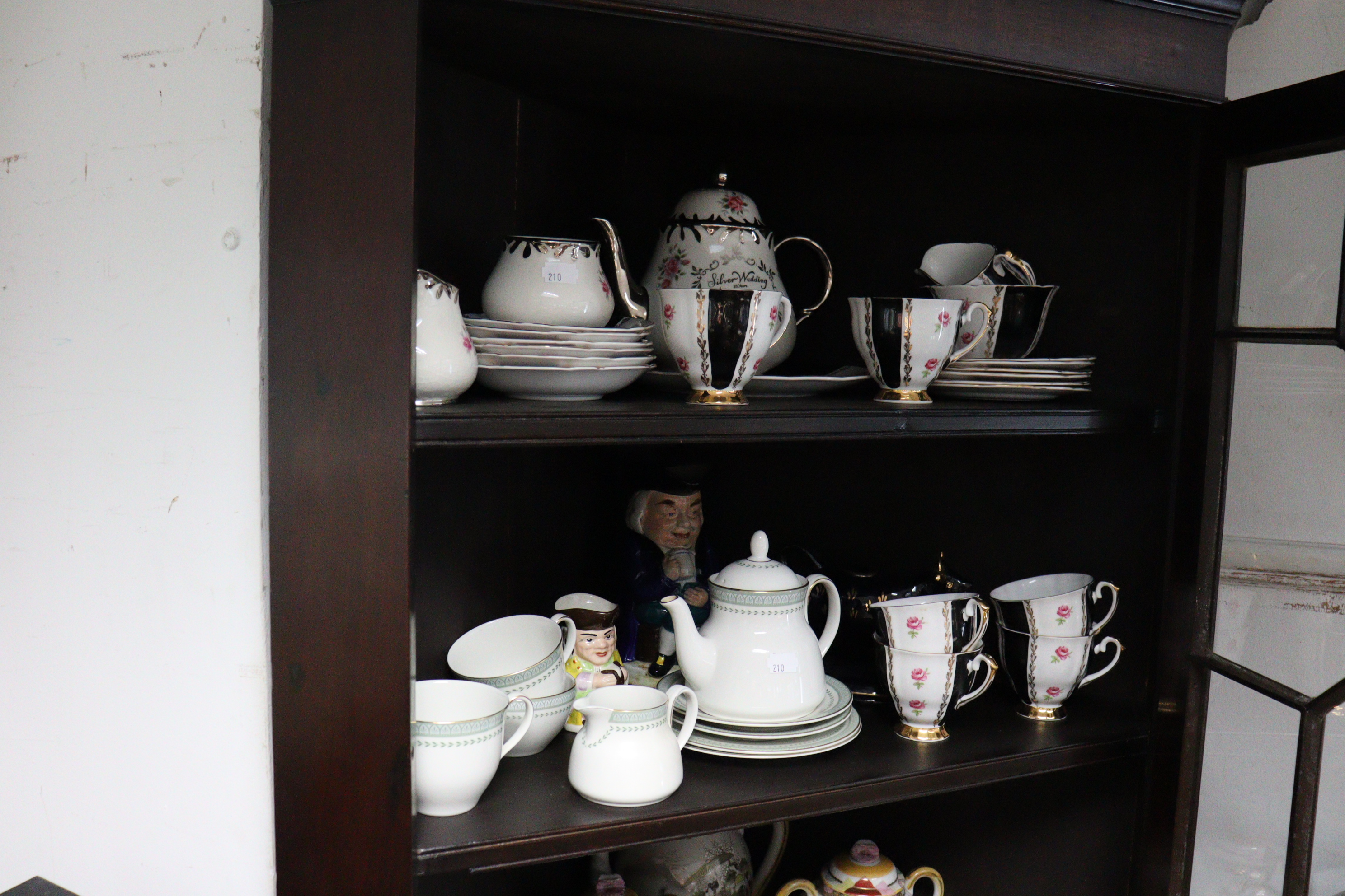 A Royal Stafford bone china “Heritage” fifty-six piece part dinner & tea service; a Japanese - Image 3 of 6