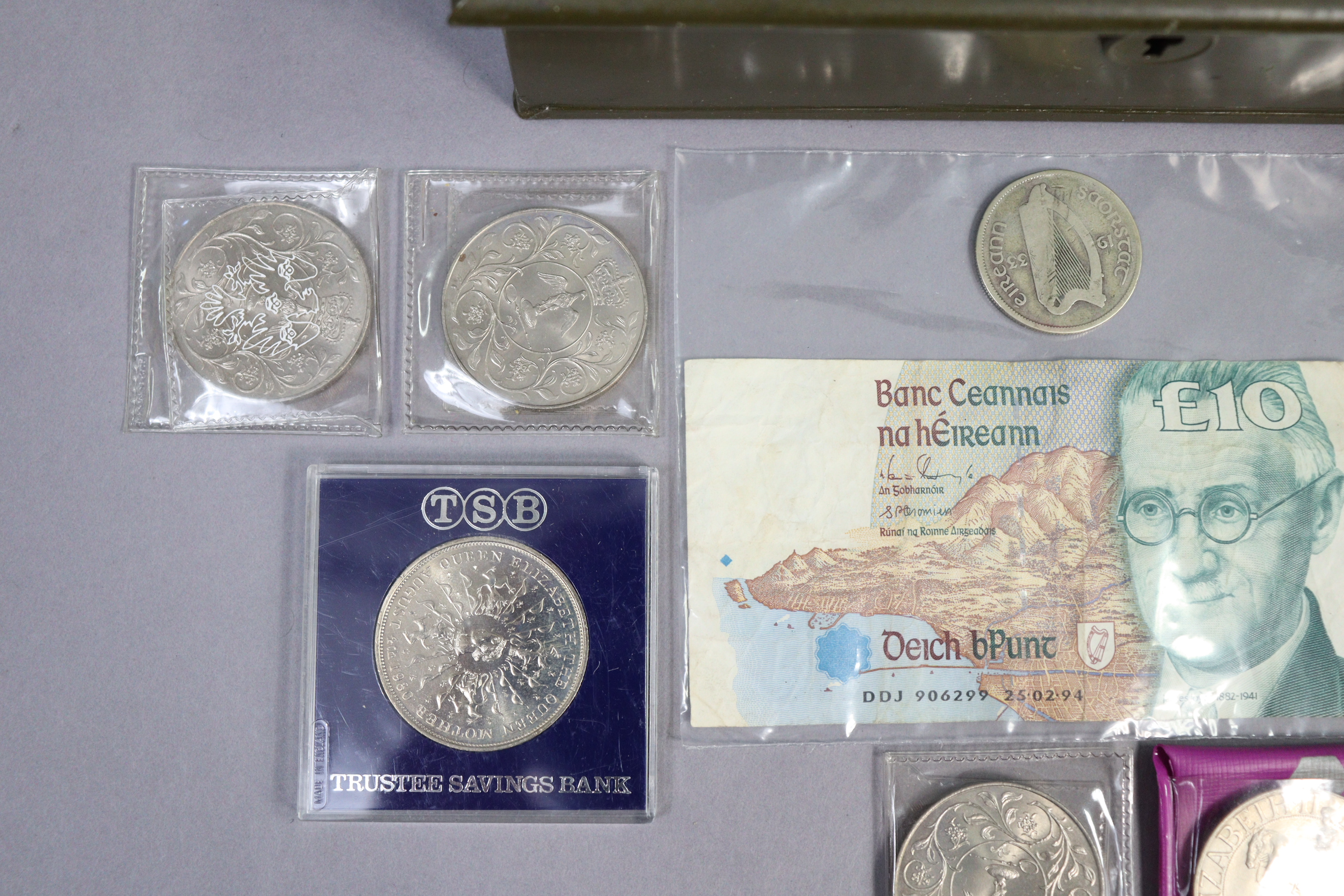 An Irish £10 note (1995-2002); various British coins & commemorative crowns, foreign coins, etc. - Image 3 of 5