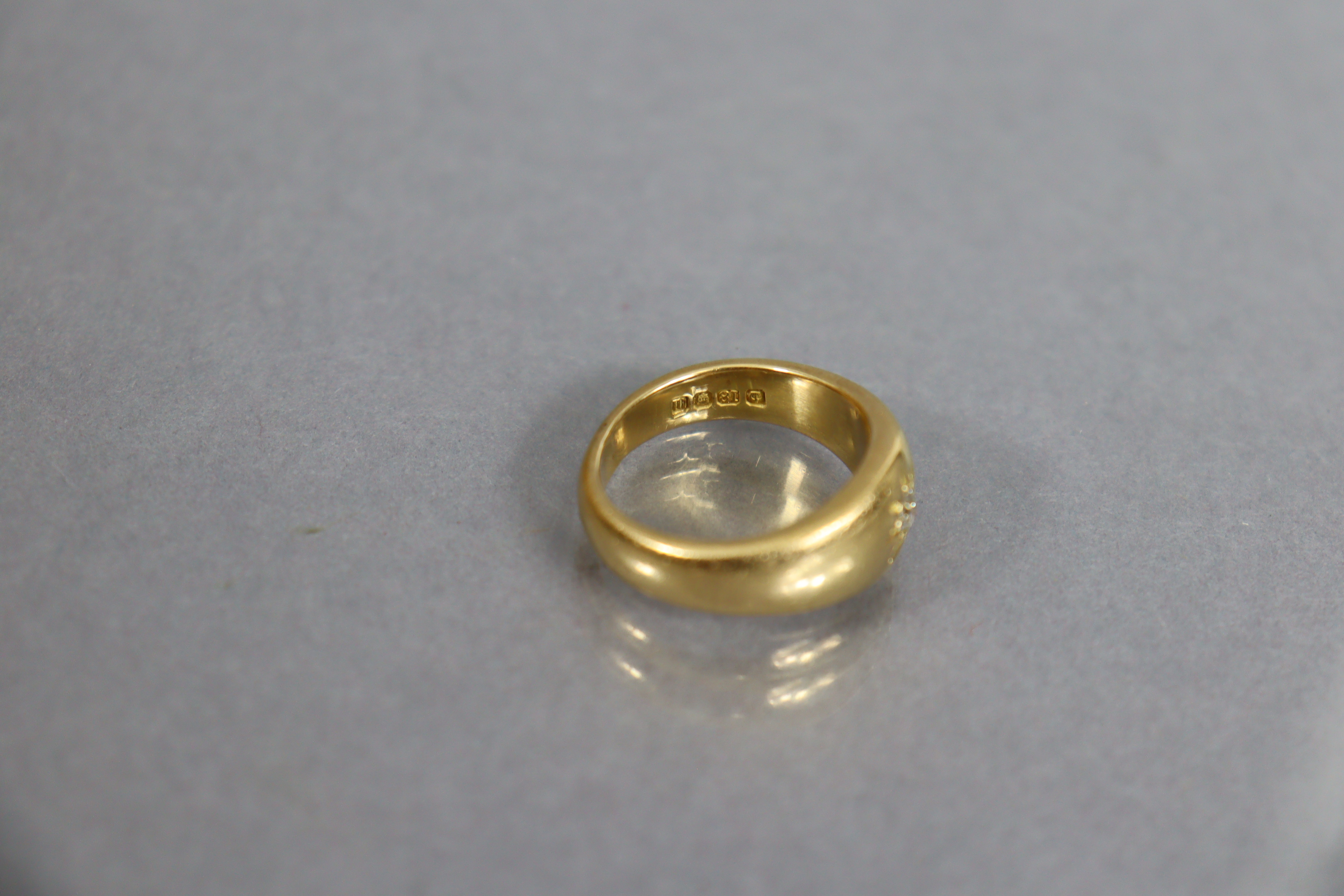 An Edwardian heavy 18ct. gold gent’s ring, gypsy-set with a small diamond; size: S; weight: 14.7gm. - Image 2 of 3