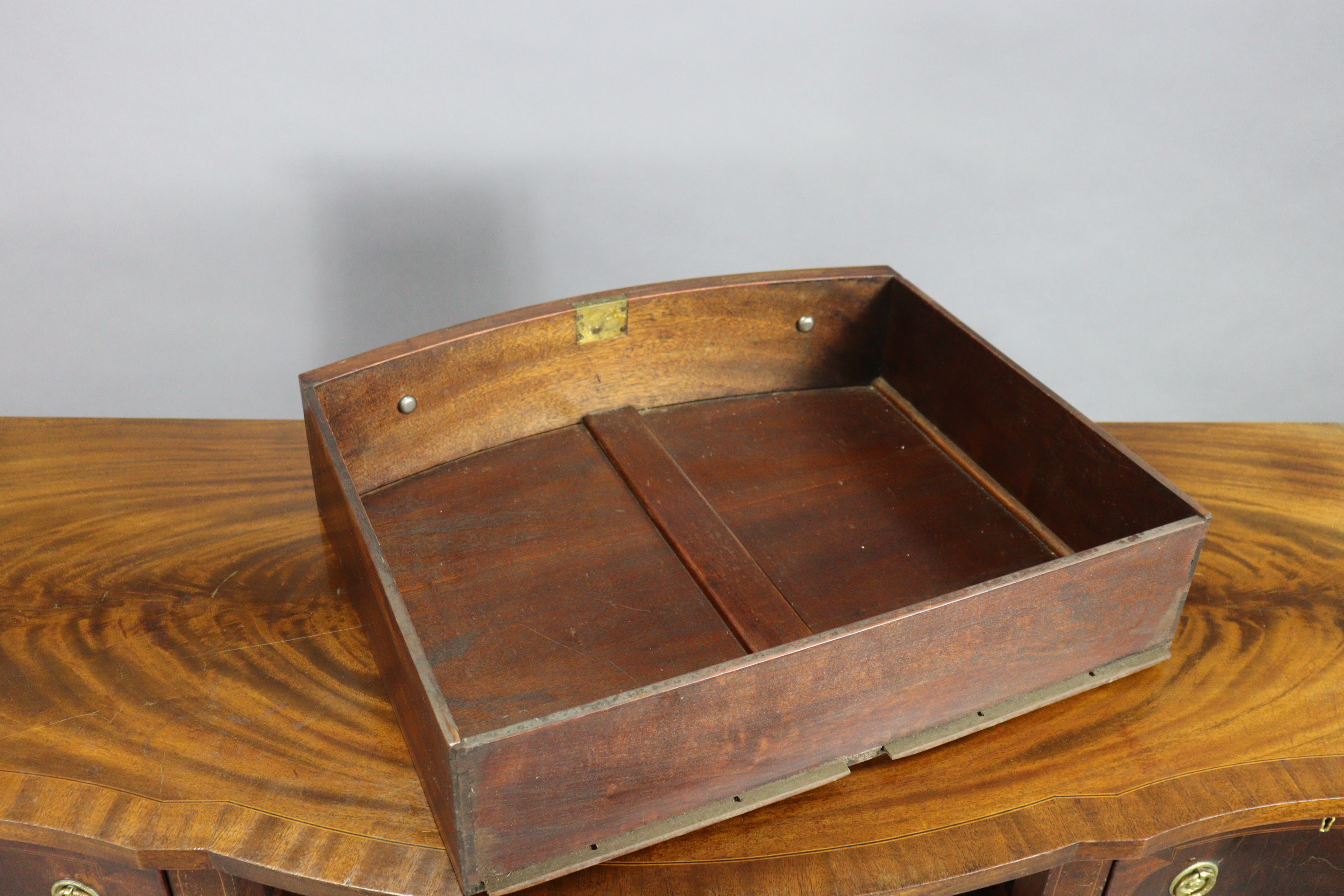 A regency-style serpentine-front mahogany sideboard, with crossbanded rectangular top, fitted single - Image 4 of 7