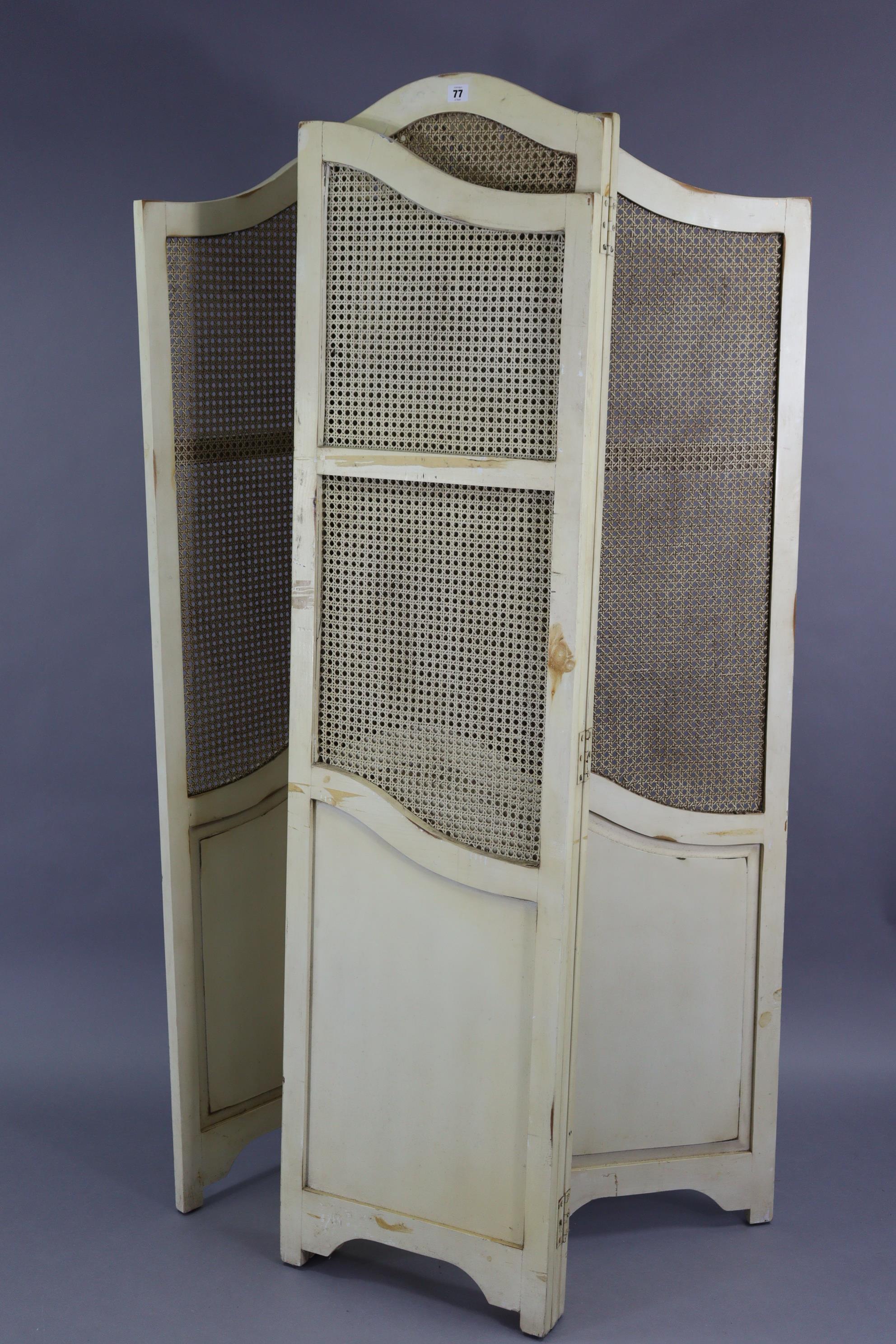 A pair of continental-style white painted wooden three-fold draught screens, each inset with woven- - Image 4 of 4