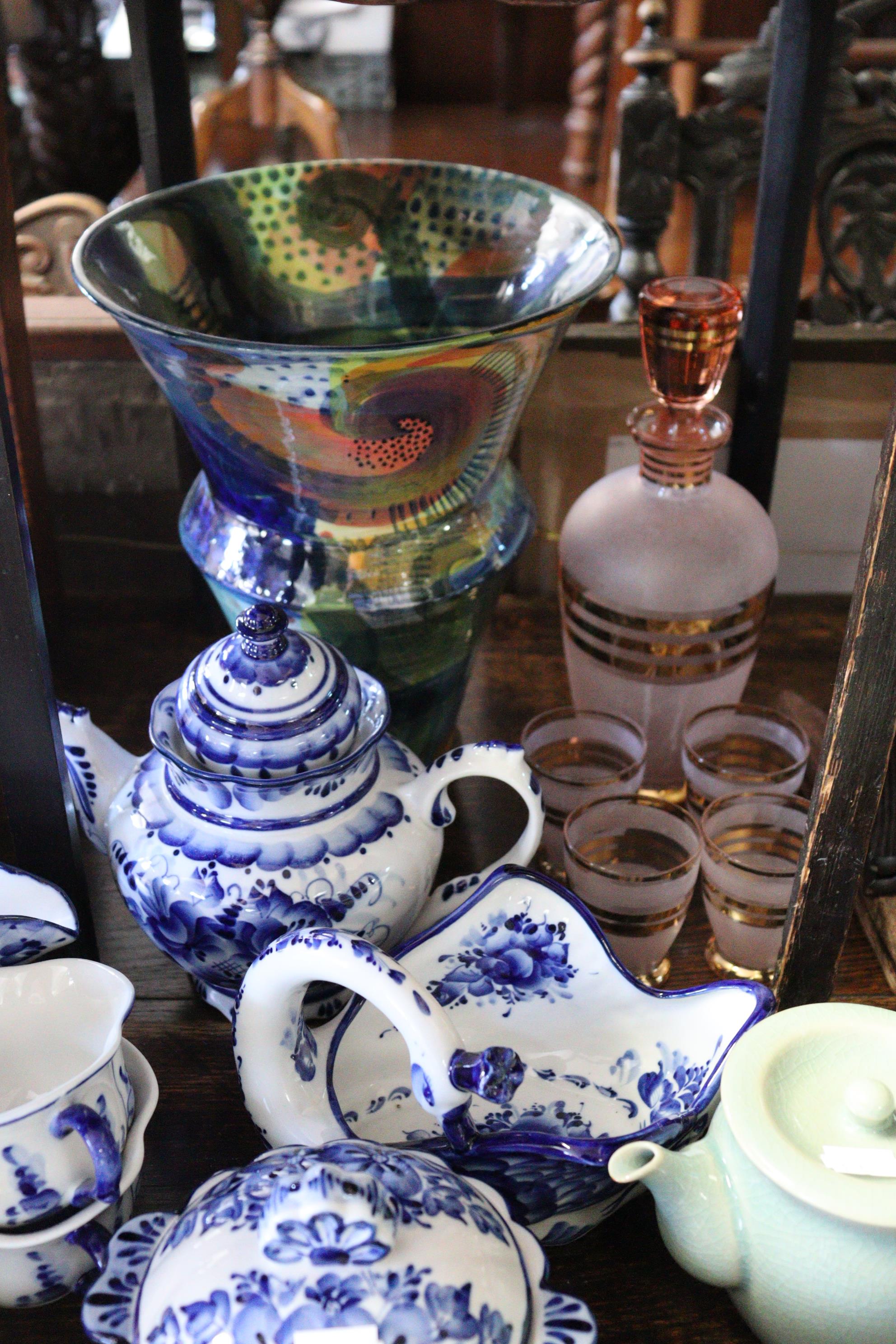 Various items of decorative china, pottery, & glassware. - Image 2 of 5