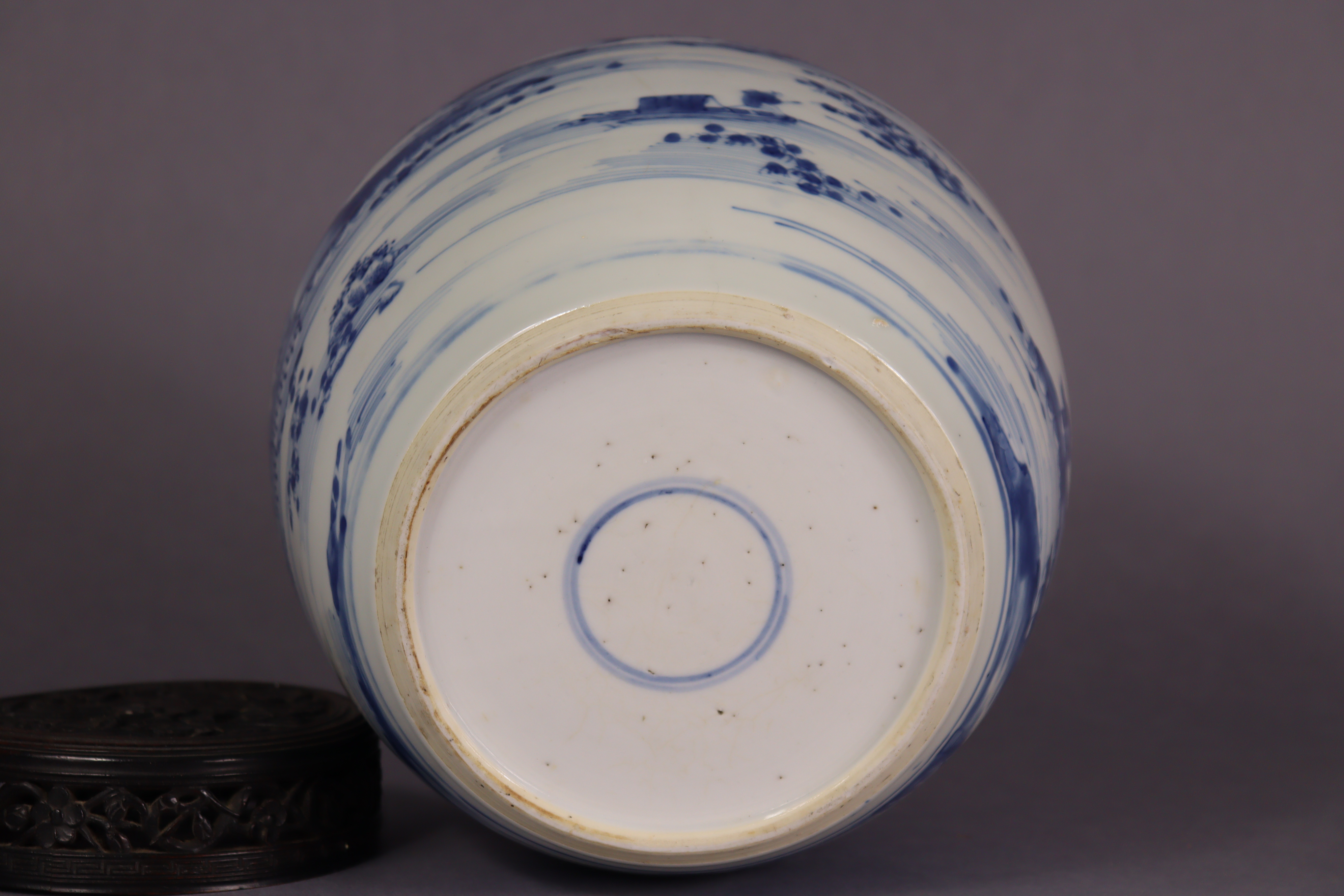 An 18th century Chinese blue & white porcelain ginger jar painted with a continuous landscape, & - Bild 12 aus 15