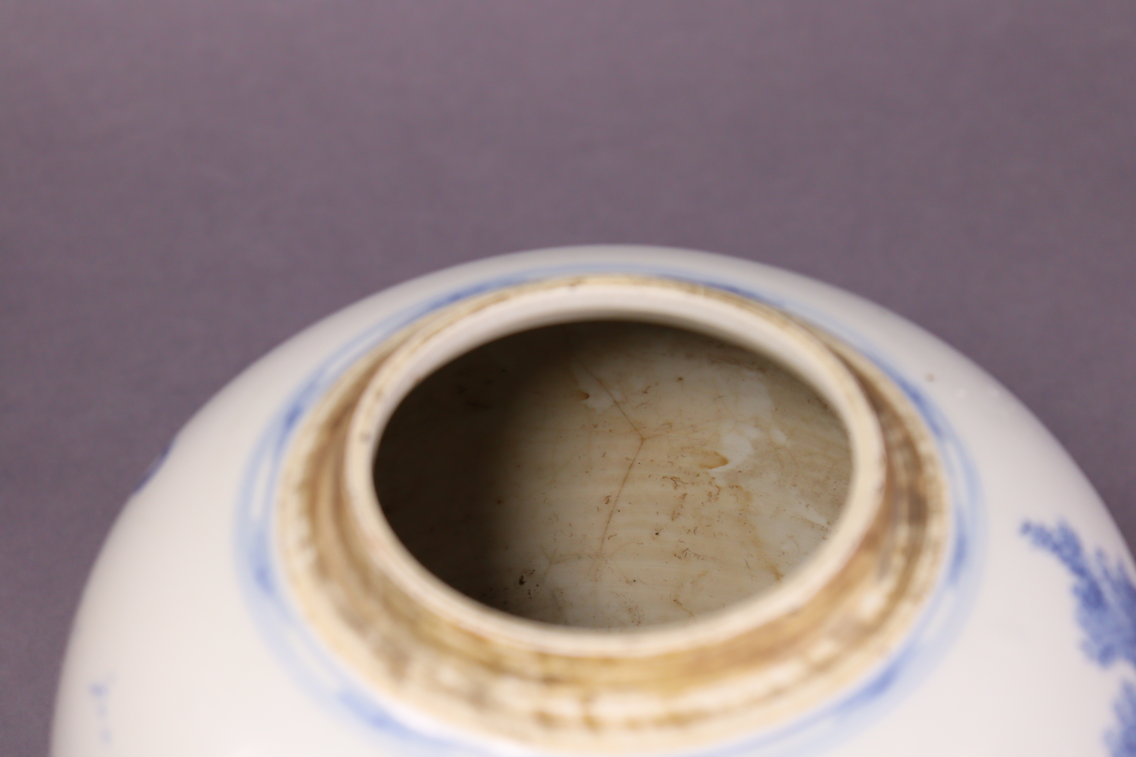 An 18th century Chinese blue & white porcelain ginger jar painted with a continuous landscape, & - Bild 11 aus 15