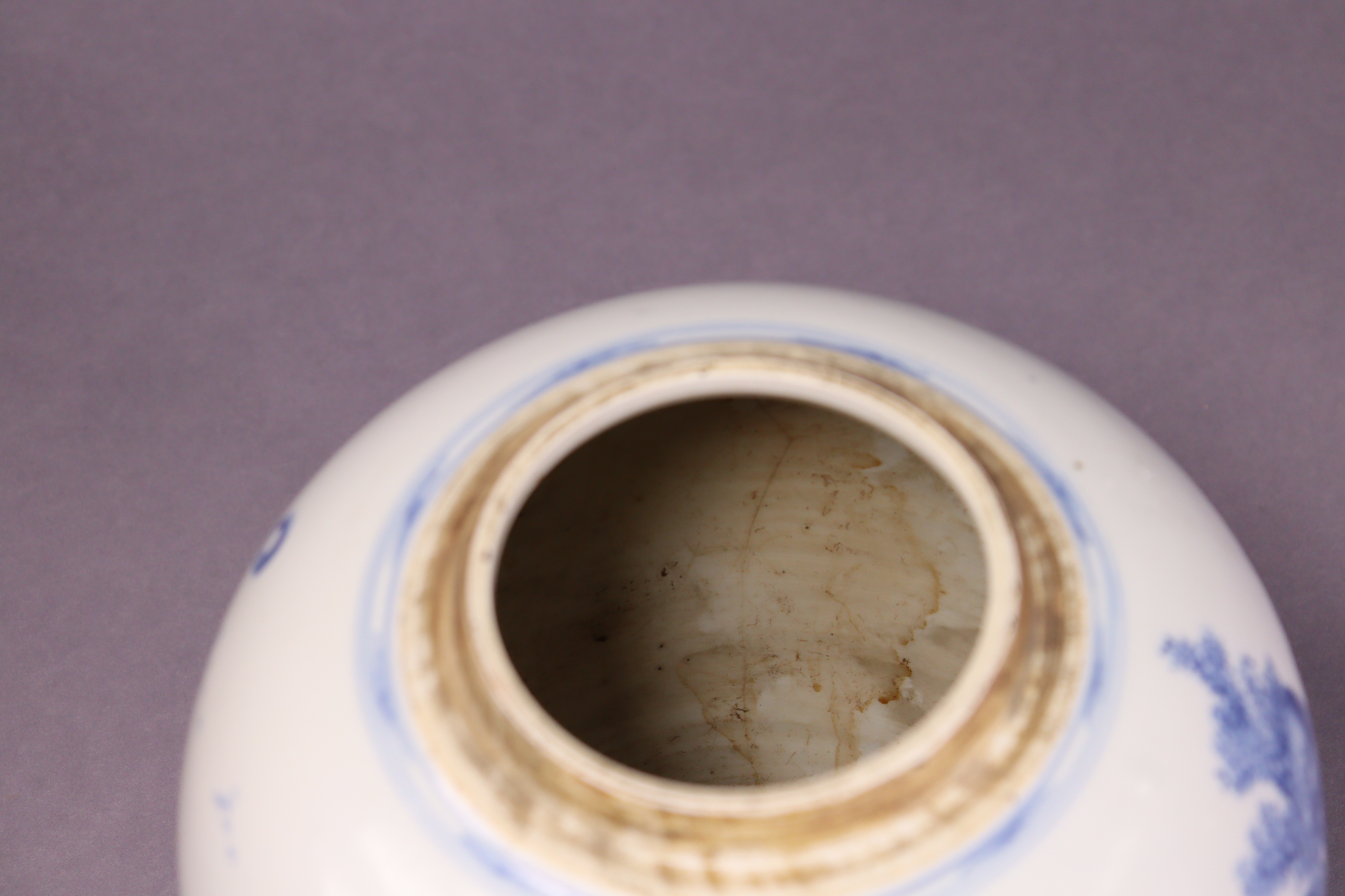 An 18th century Chinese blue & white porcelain ginger jar painted with a continuous landscape, & - Bild 10 aus 15