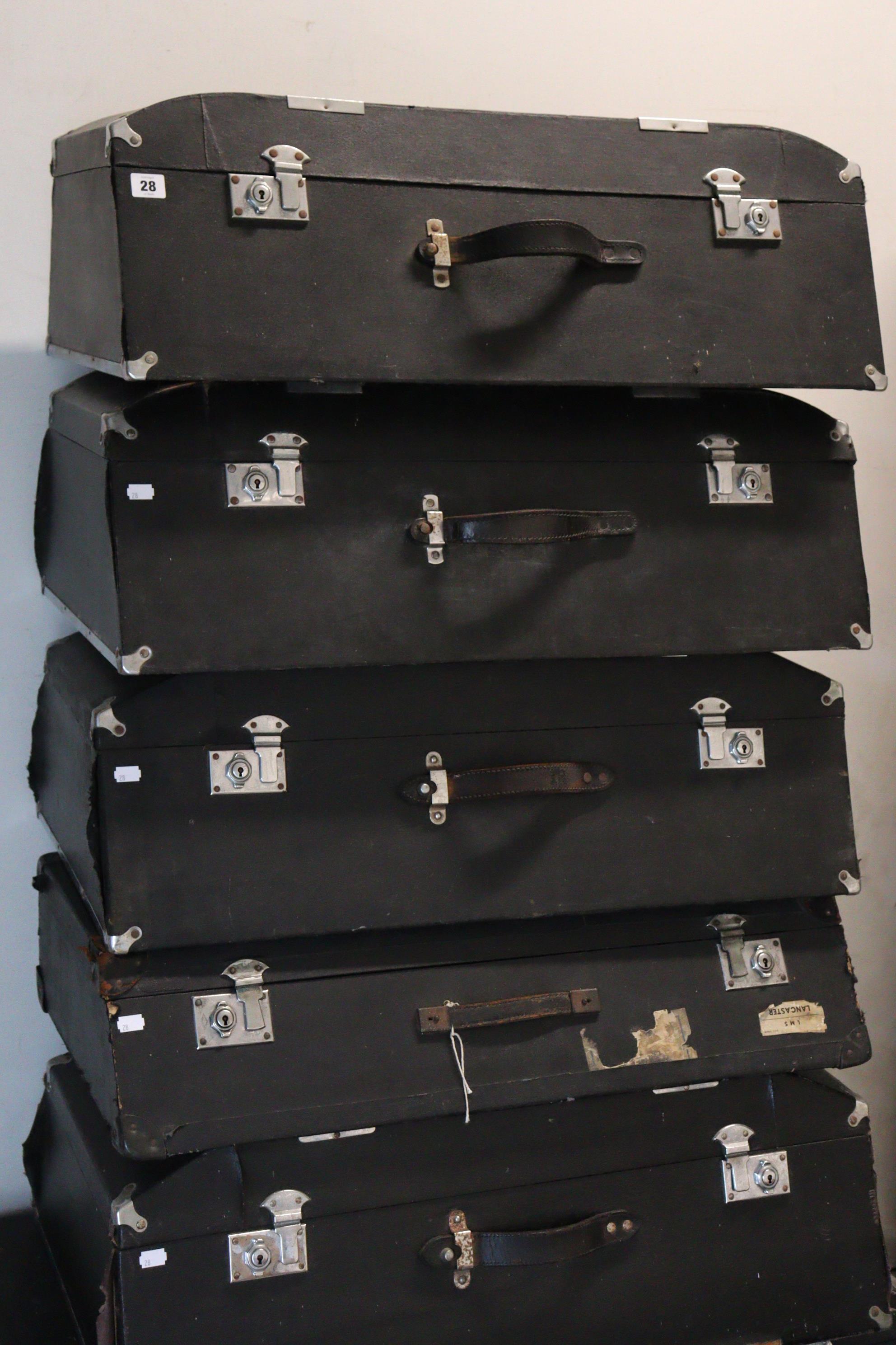 Nine various vintage fibre-covered musical instrument cases. - Bild 2 aus 5