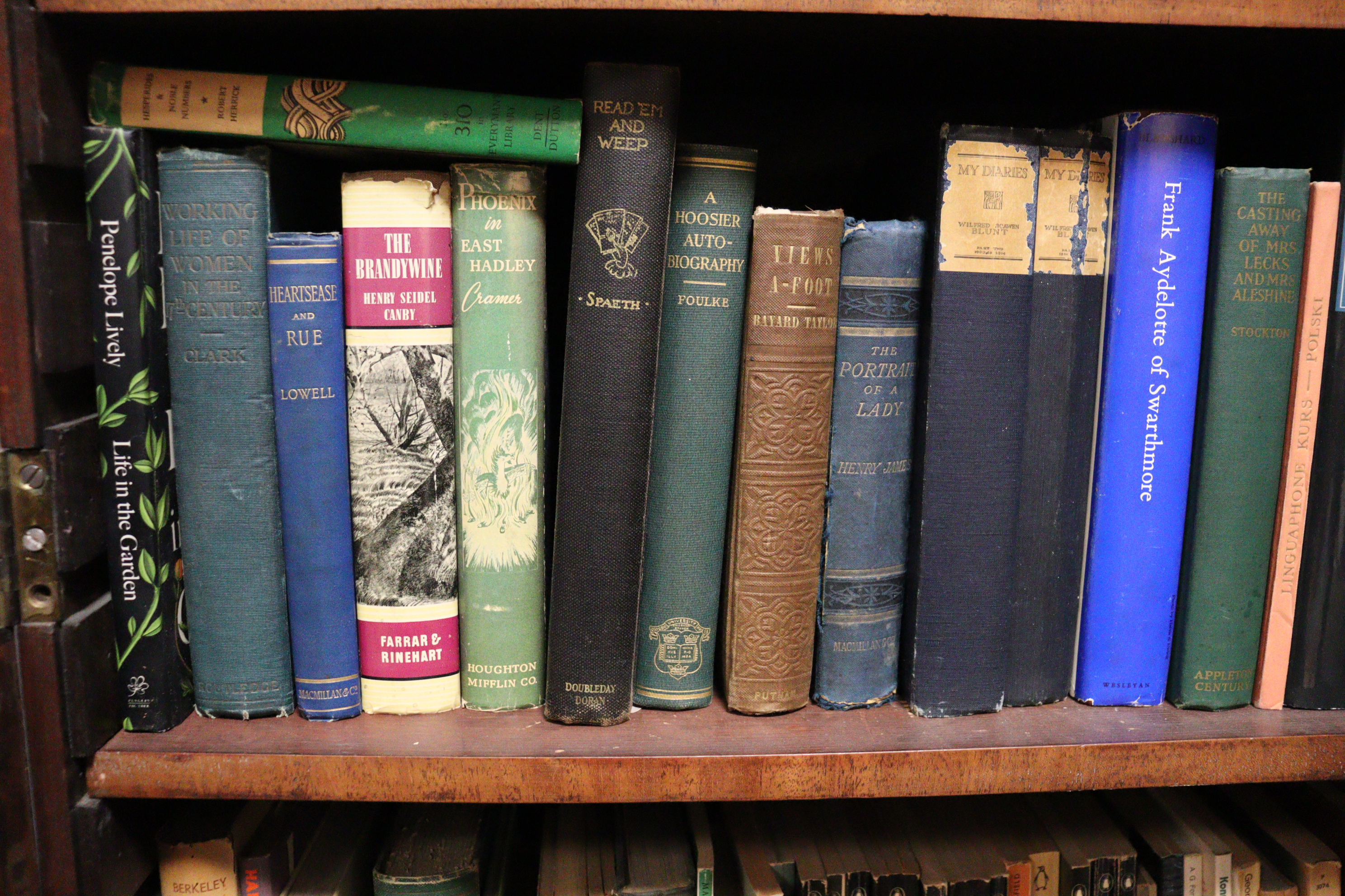 A quantity of various books. - Image 4 of 6
