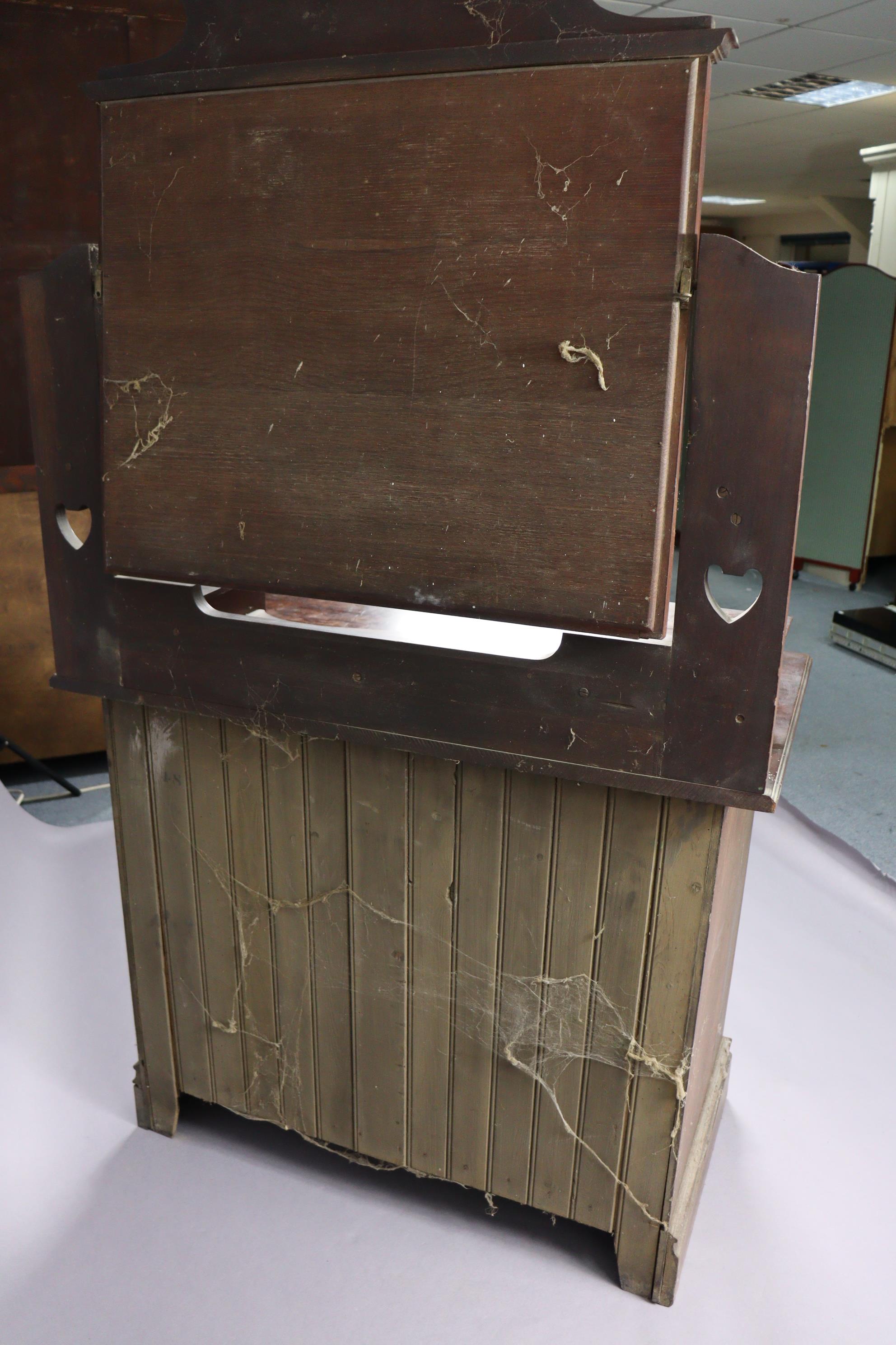 An Edwardian walnut dressing chest with a rectangular swing mirror to the stage back, fitted three - Bild 5 aus 5