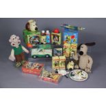Various Wallace & Gromit figures, video cassettes, etc.
