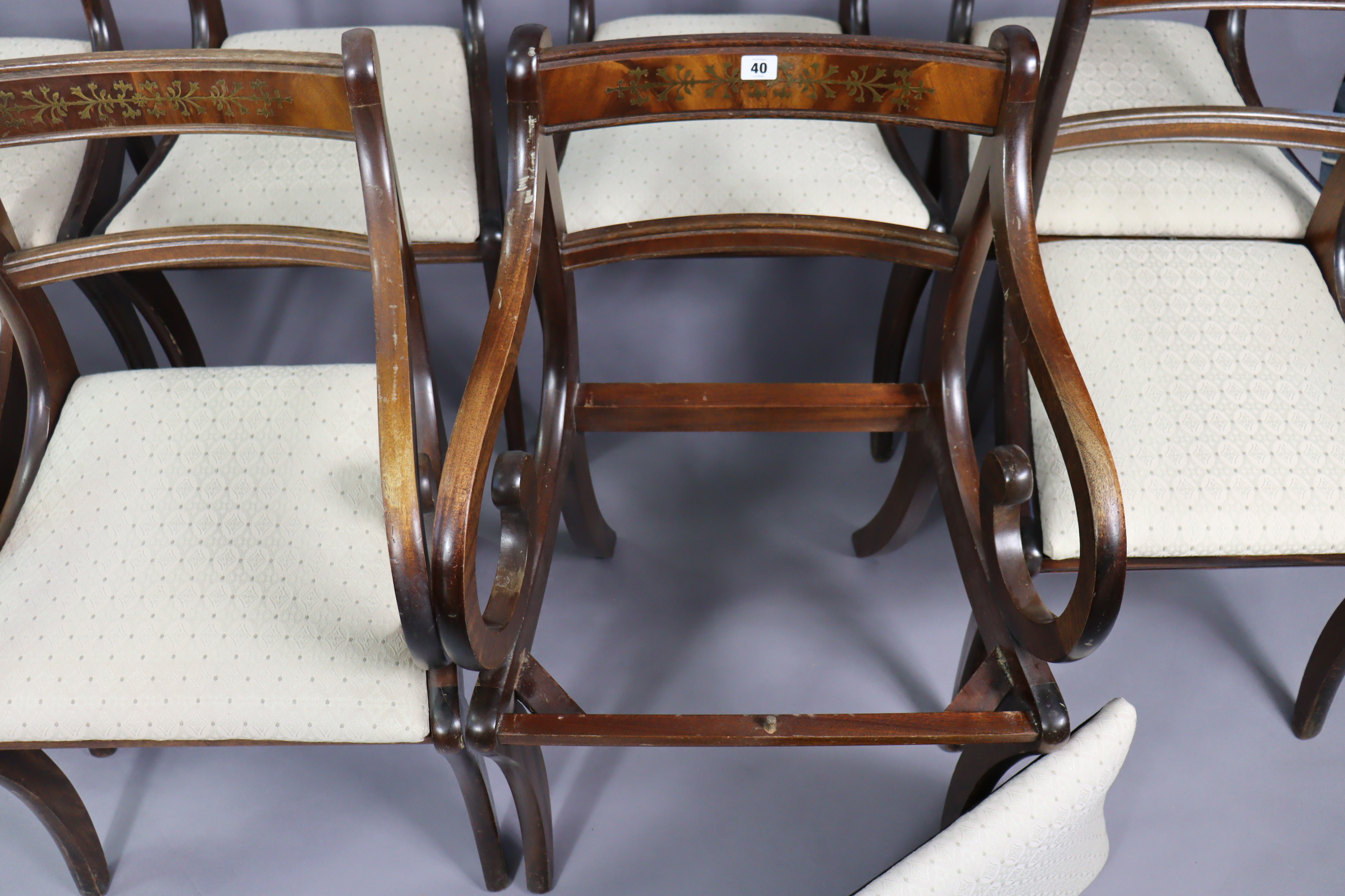 A set of eight regency-style brass-inlaid bow-back dining chairs (including a pair of carvers), with - Bild 4 aus 5