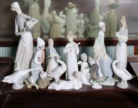 Fifteen various Lladro porcelain ornaments.