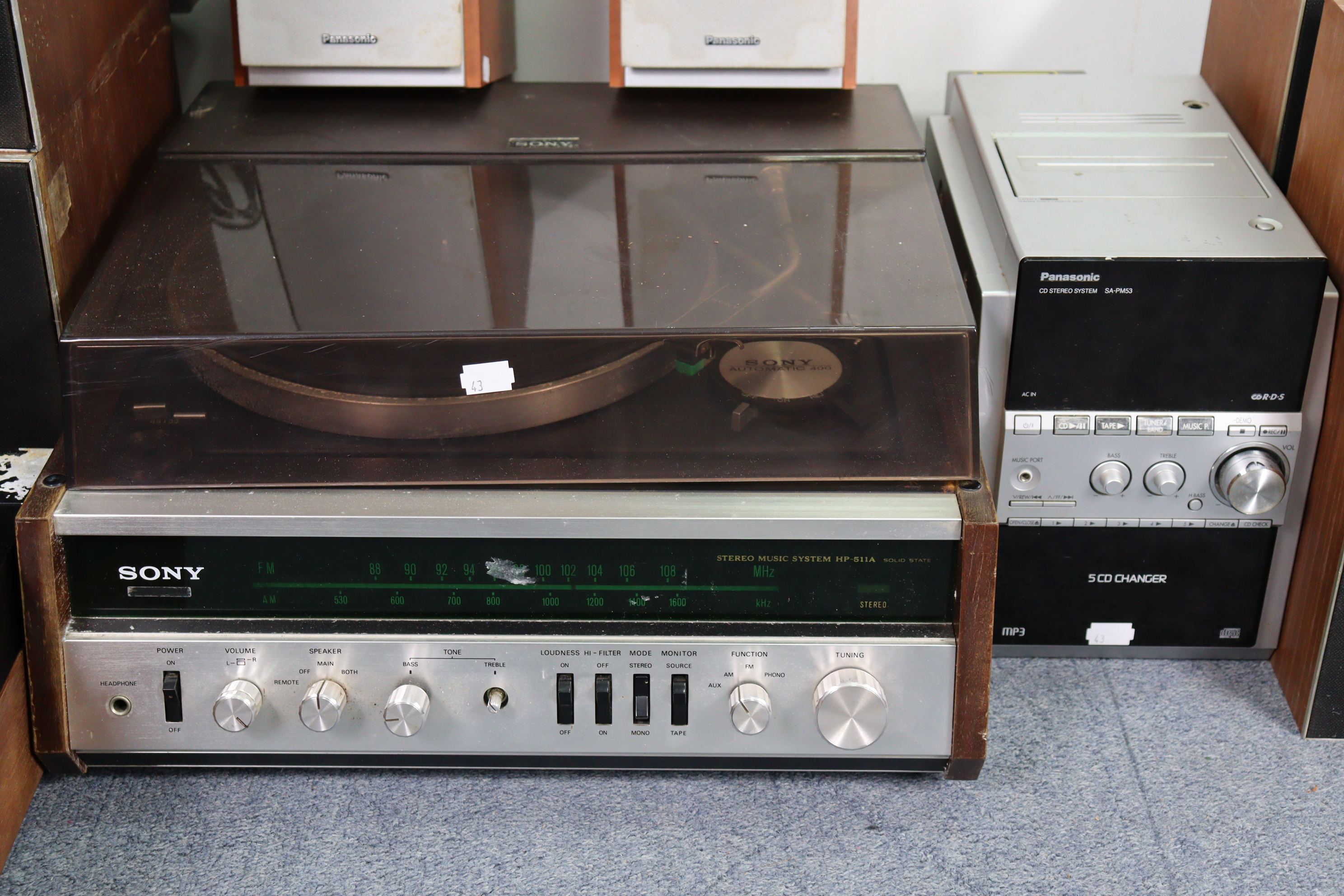 A Bang & Olufsen Beocenter music system; together with a Sony stereo music system; & a Panasonic - Bild 2 aus 4