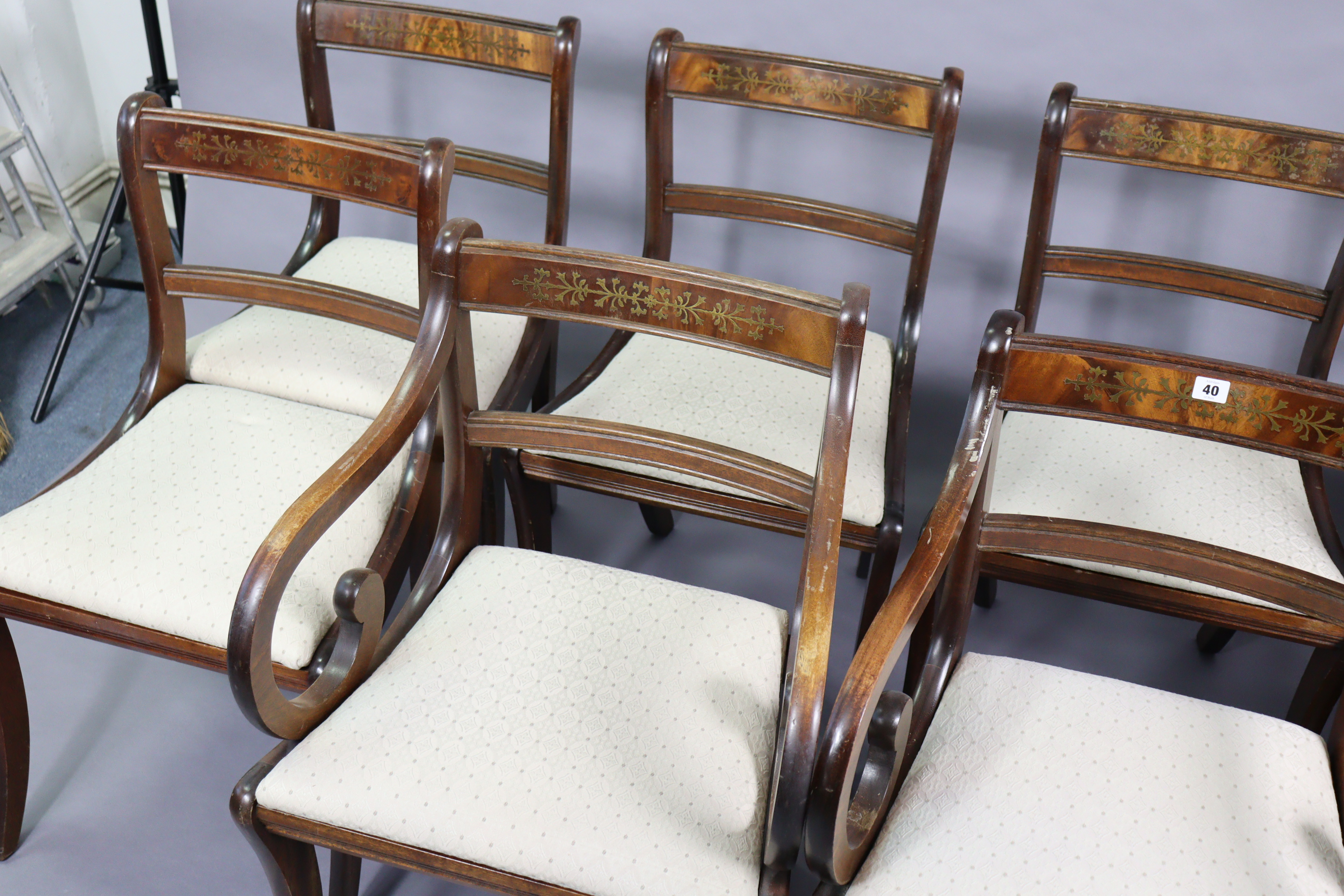 A set of eight regency-style brass-inlaid bow-back dining chairs (including a pair of carvers), with - Bild 3 aus 5