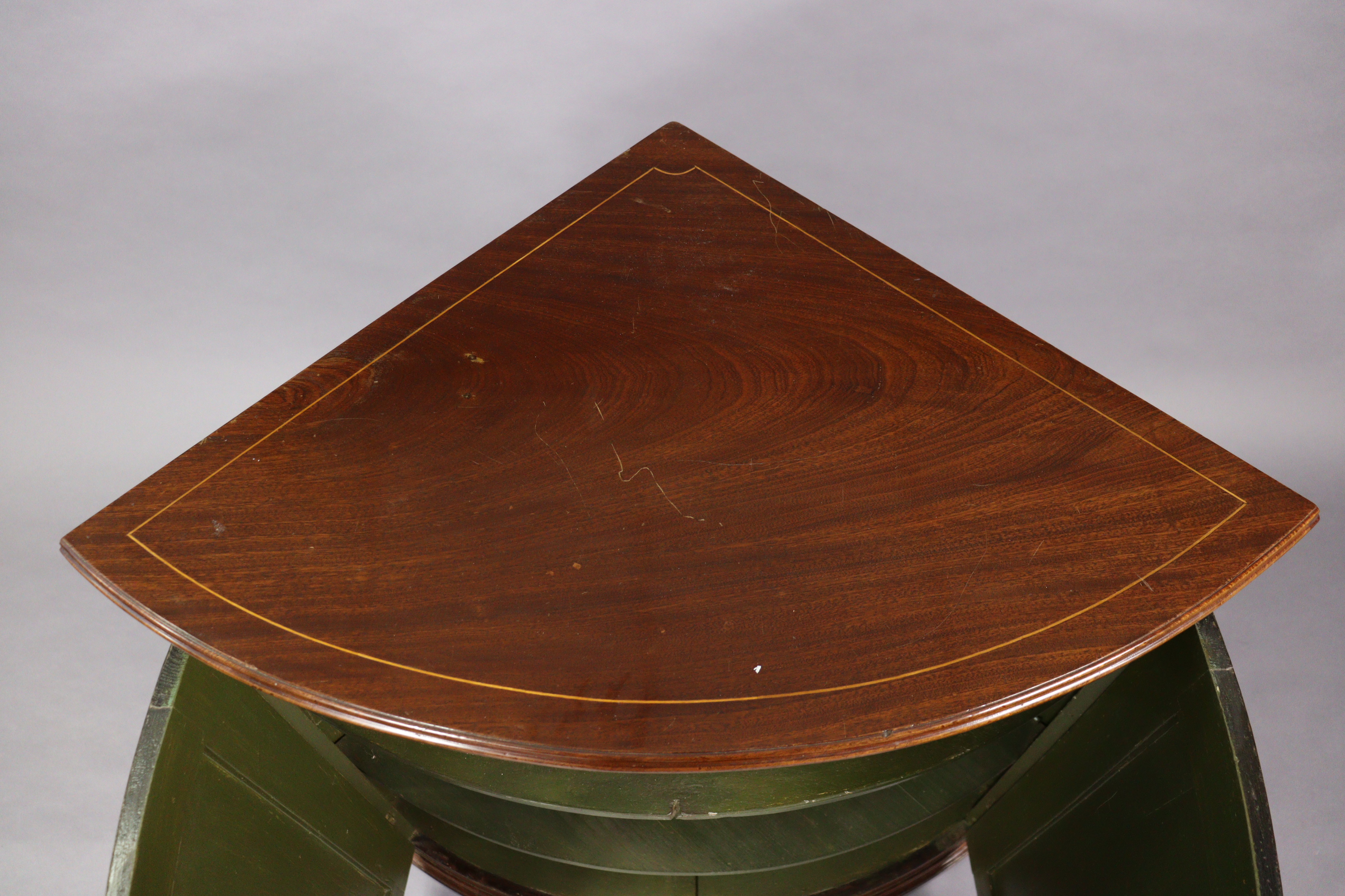 A 19th century inlaid-mahogany large bow-front hanging corner cupboard, fitted two shelves, 36” wide - Bild 3 aus 4