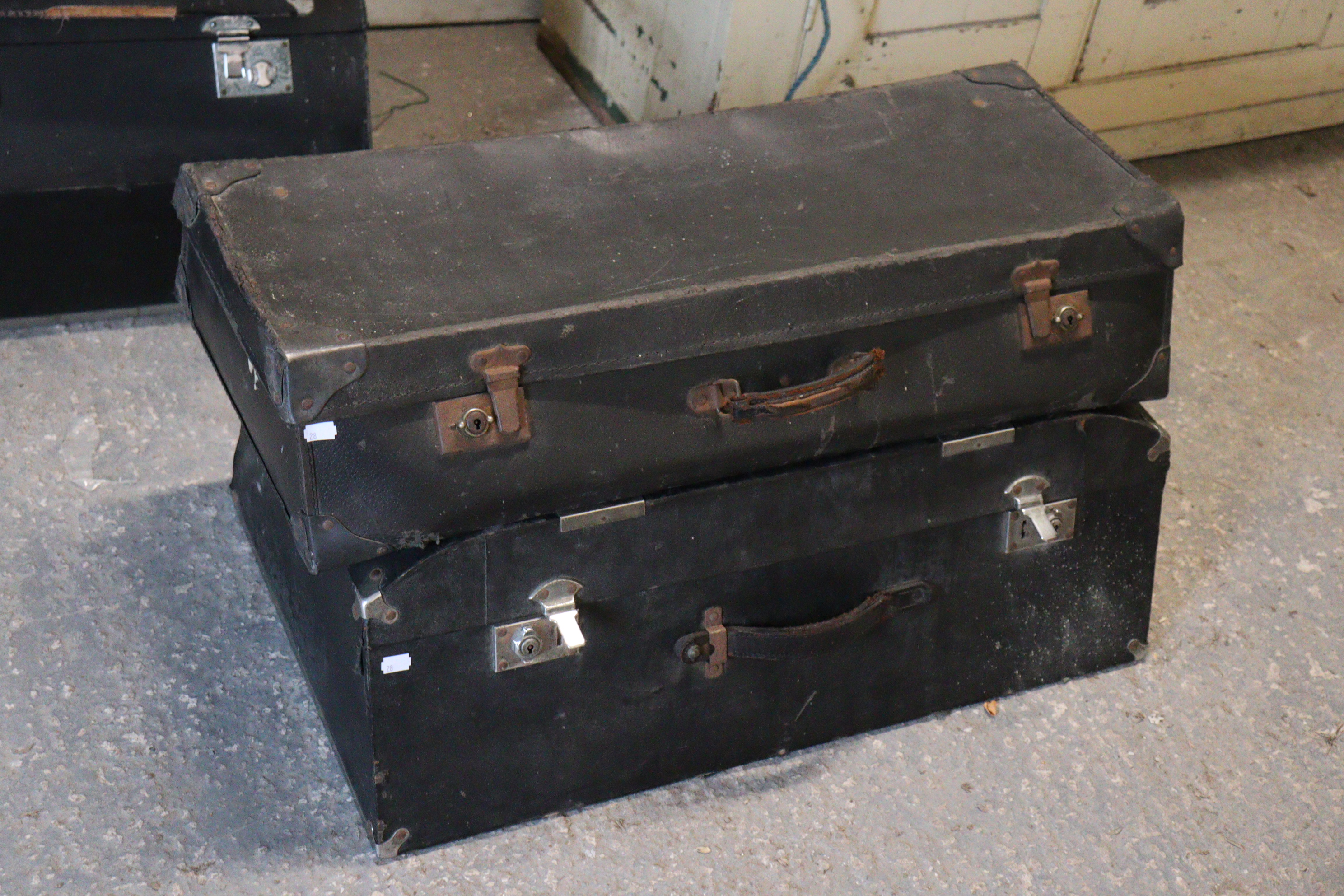 Nine various vintage fibre-covered musical instrument cases. - Bild 4 aus 5