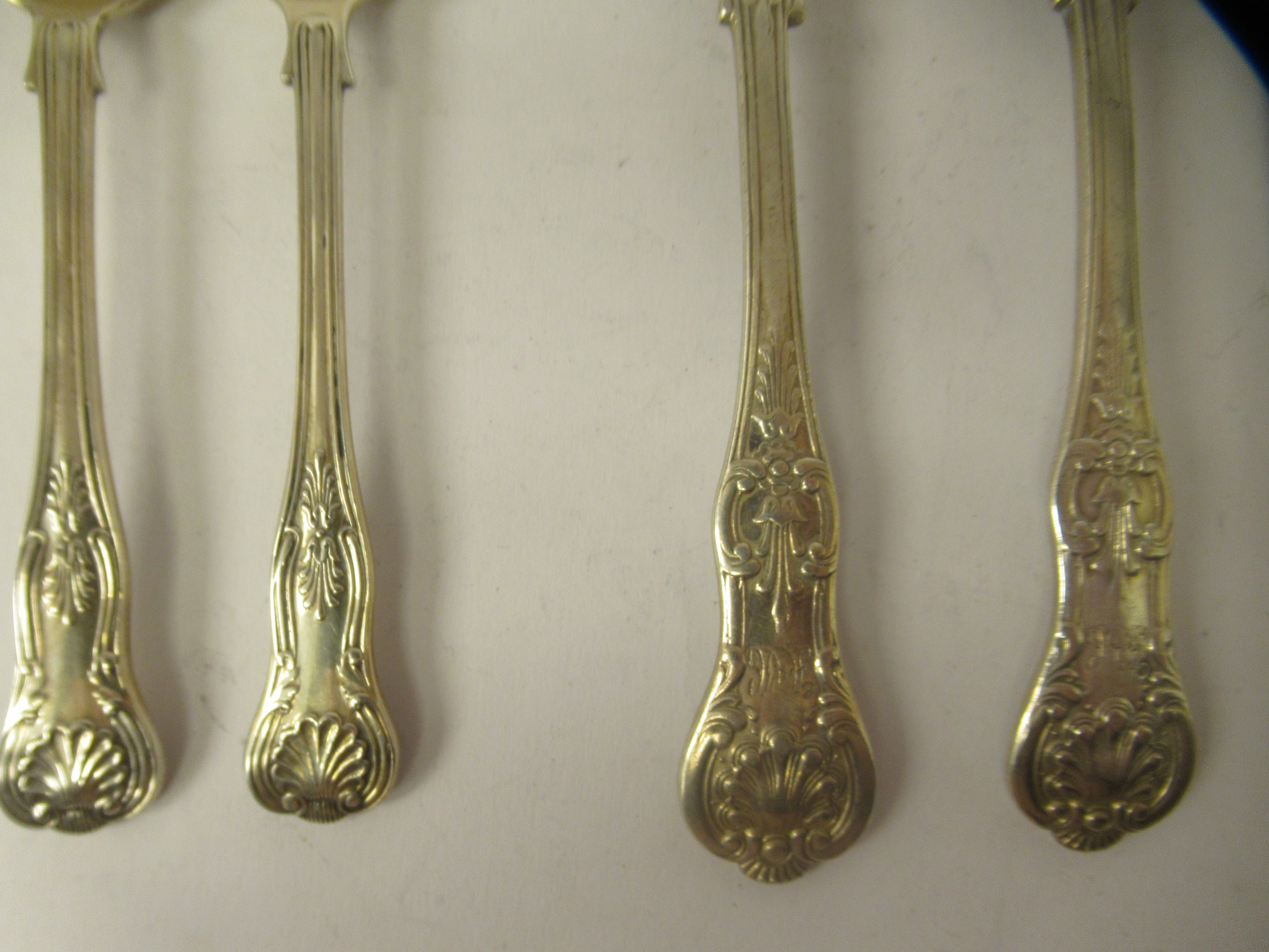 19thC silver Queens pattern flatware, viz. four dessert spoons, four fruit spoons and four teaspoons - Image 3 of 9