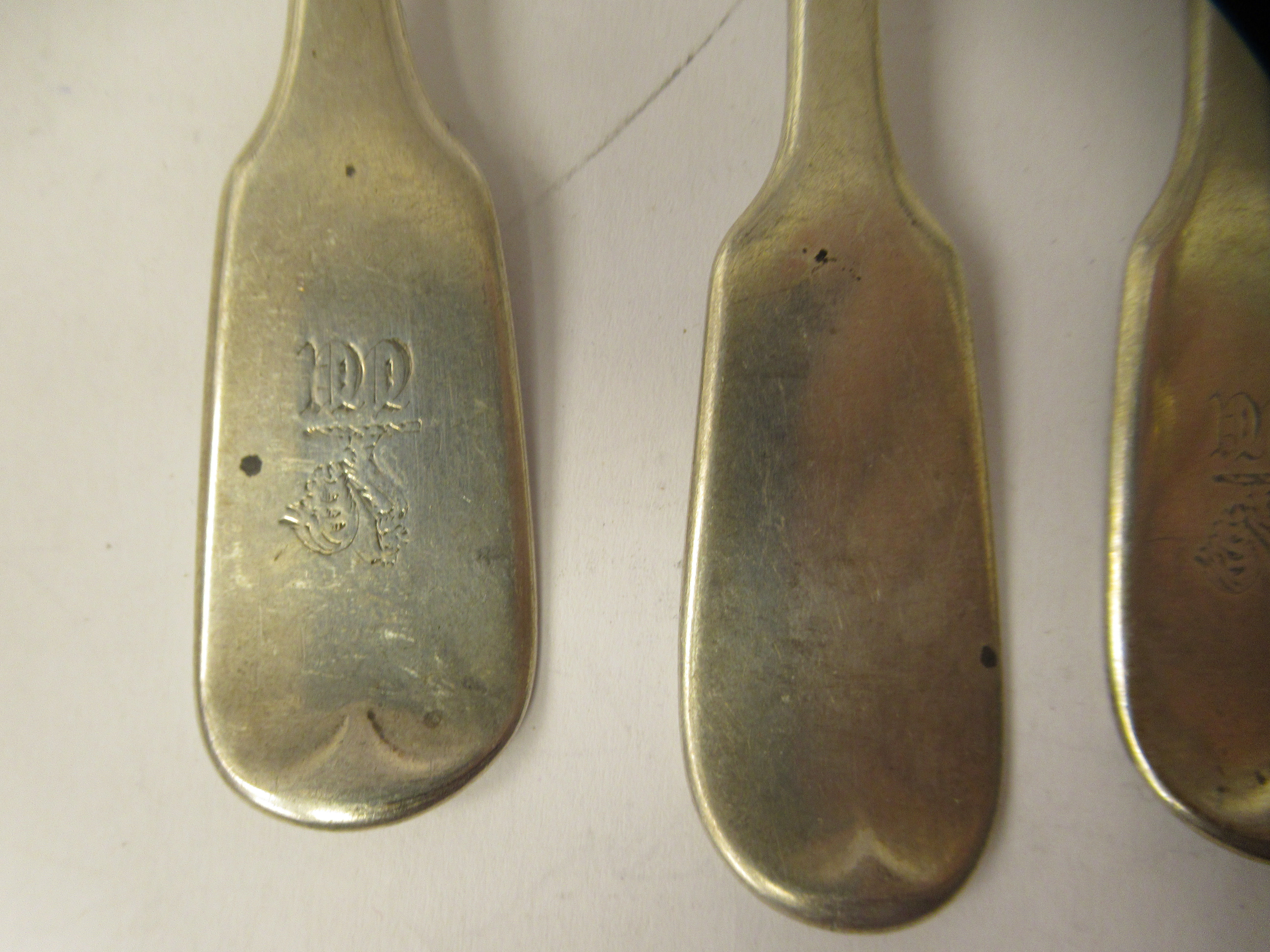 A matched set of five 19thC silver fiddle pattern dessert forks  mixed marks - Image 3 of 6