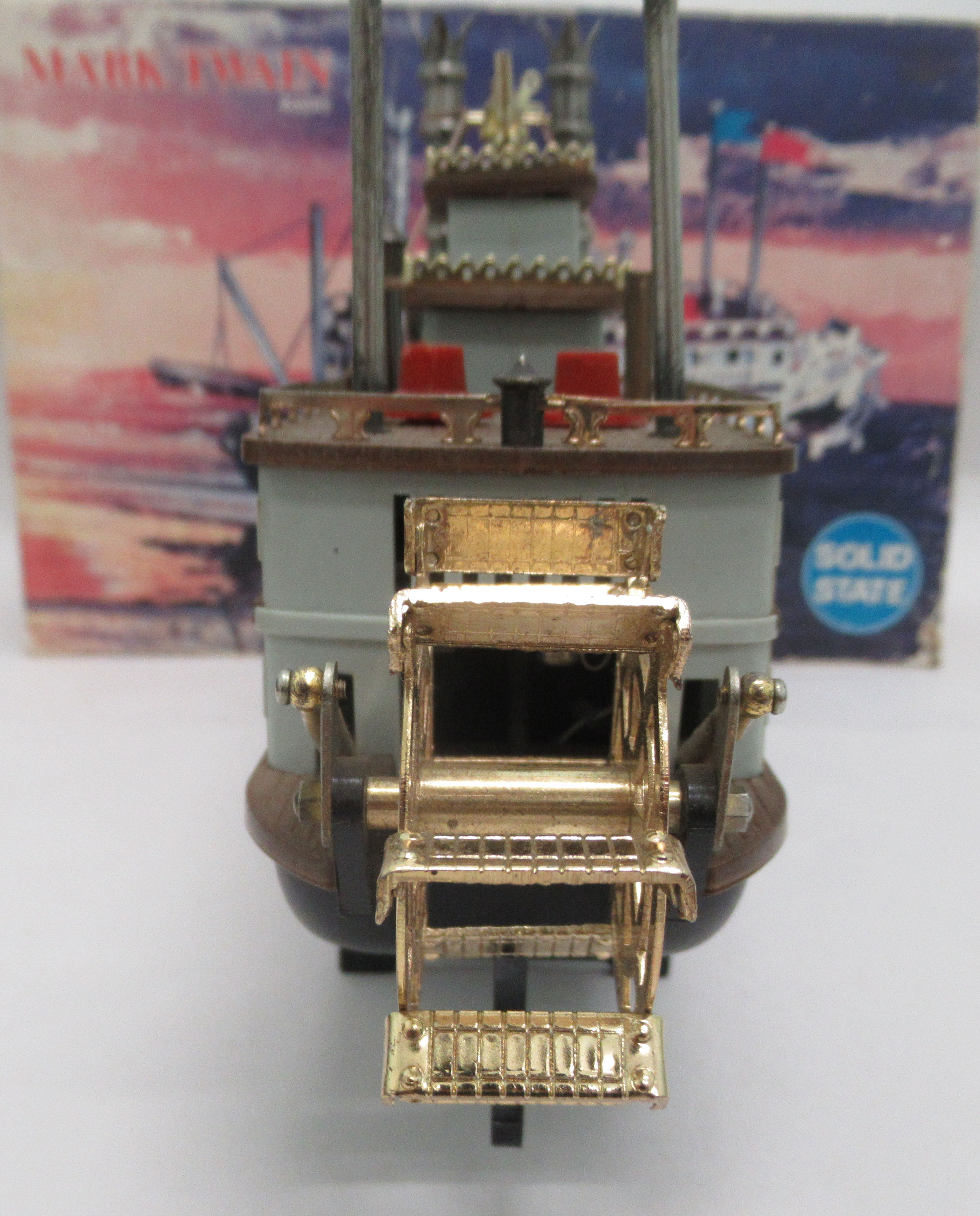 A 1960s Mark Twain novelty solid state radio, fashioned as a Mississippi paddle steamer, in the - Image 5 of 5