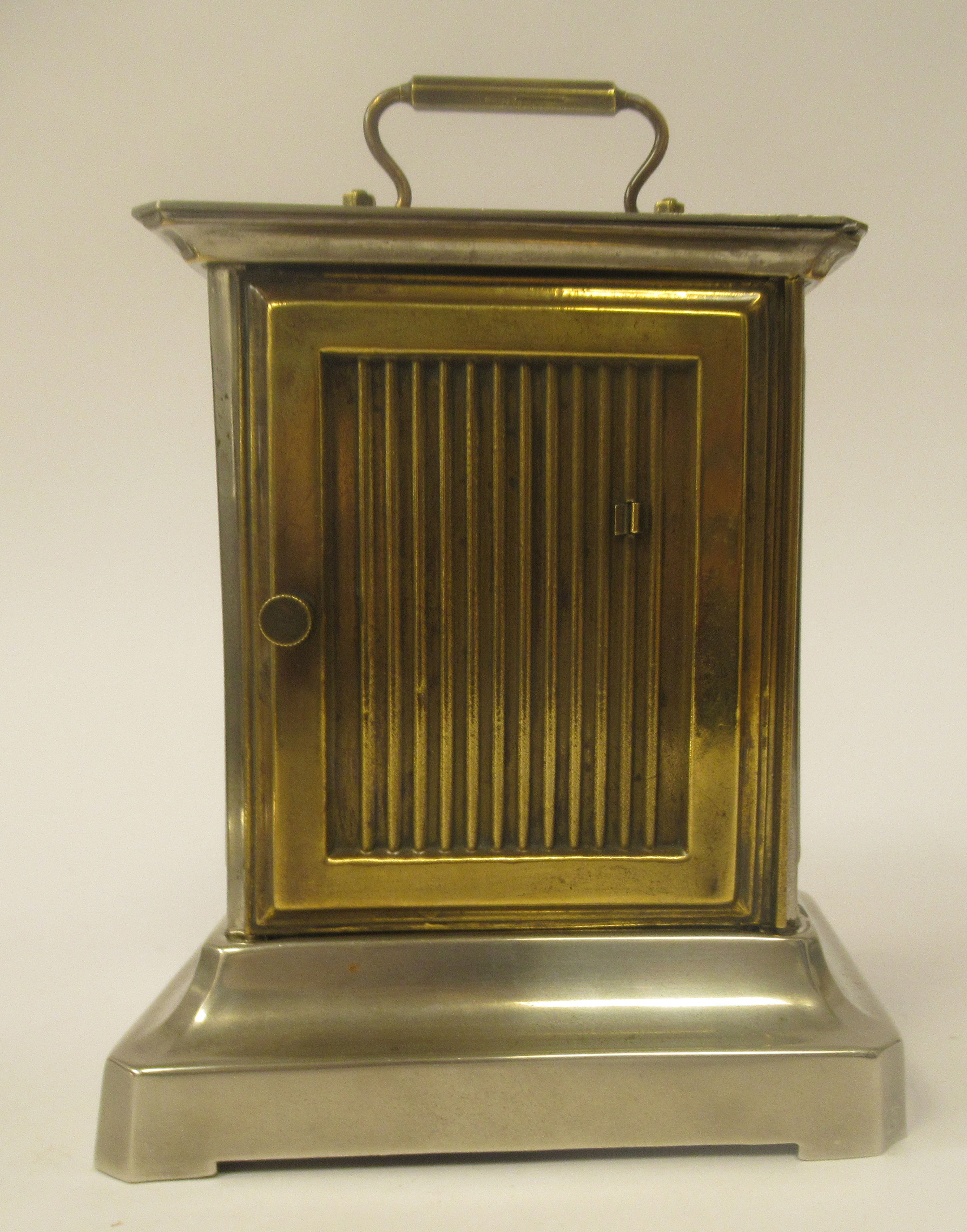 An early 20thC electroplated and brass inlaid mantel clock with a glazed panel and a folding top - Image 3 of 6