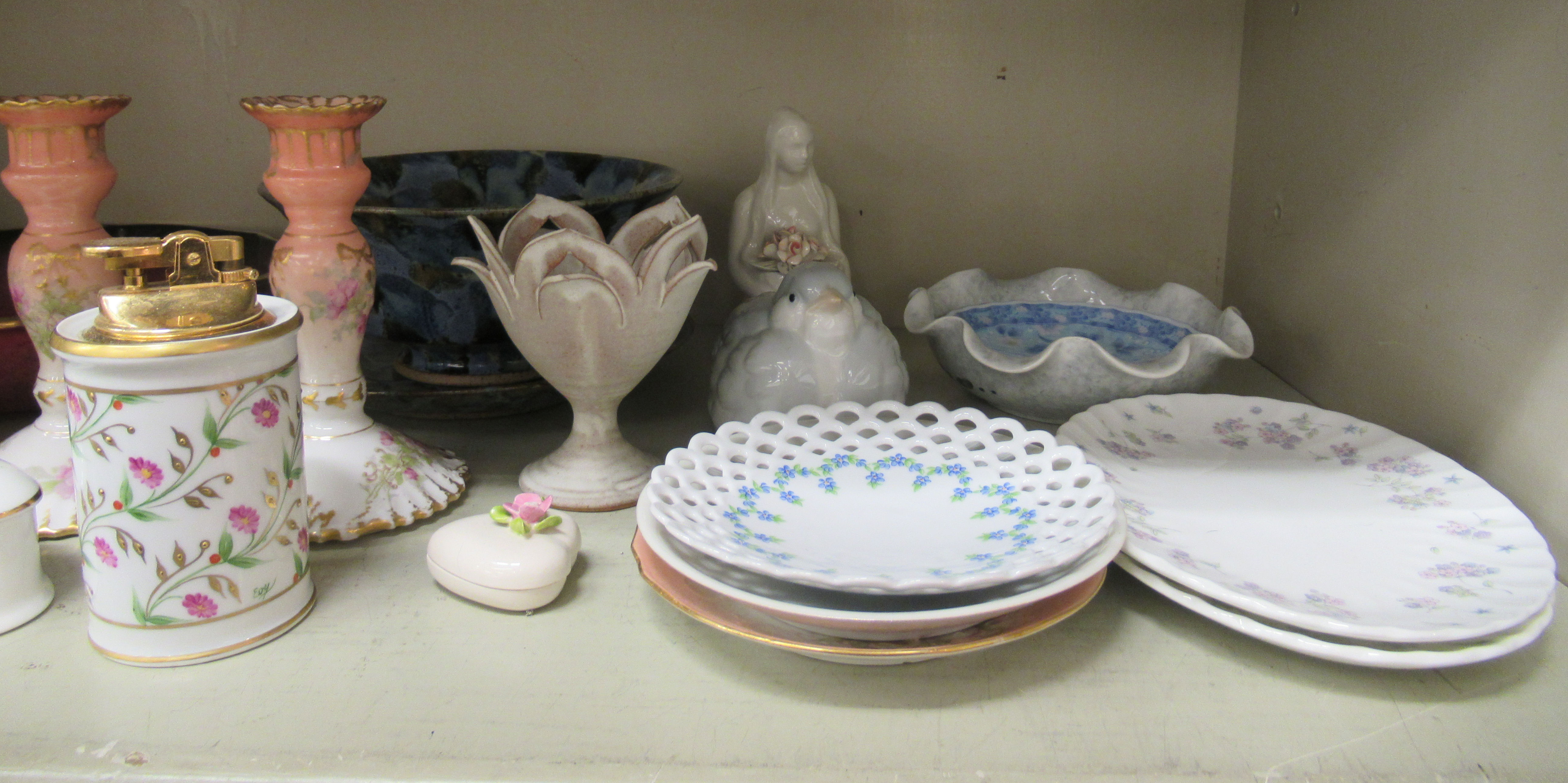 Decorative ceramics and glassware: to include a Carlton Ware glazed china wavy edged shallow bowl - Image 3 of 5