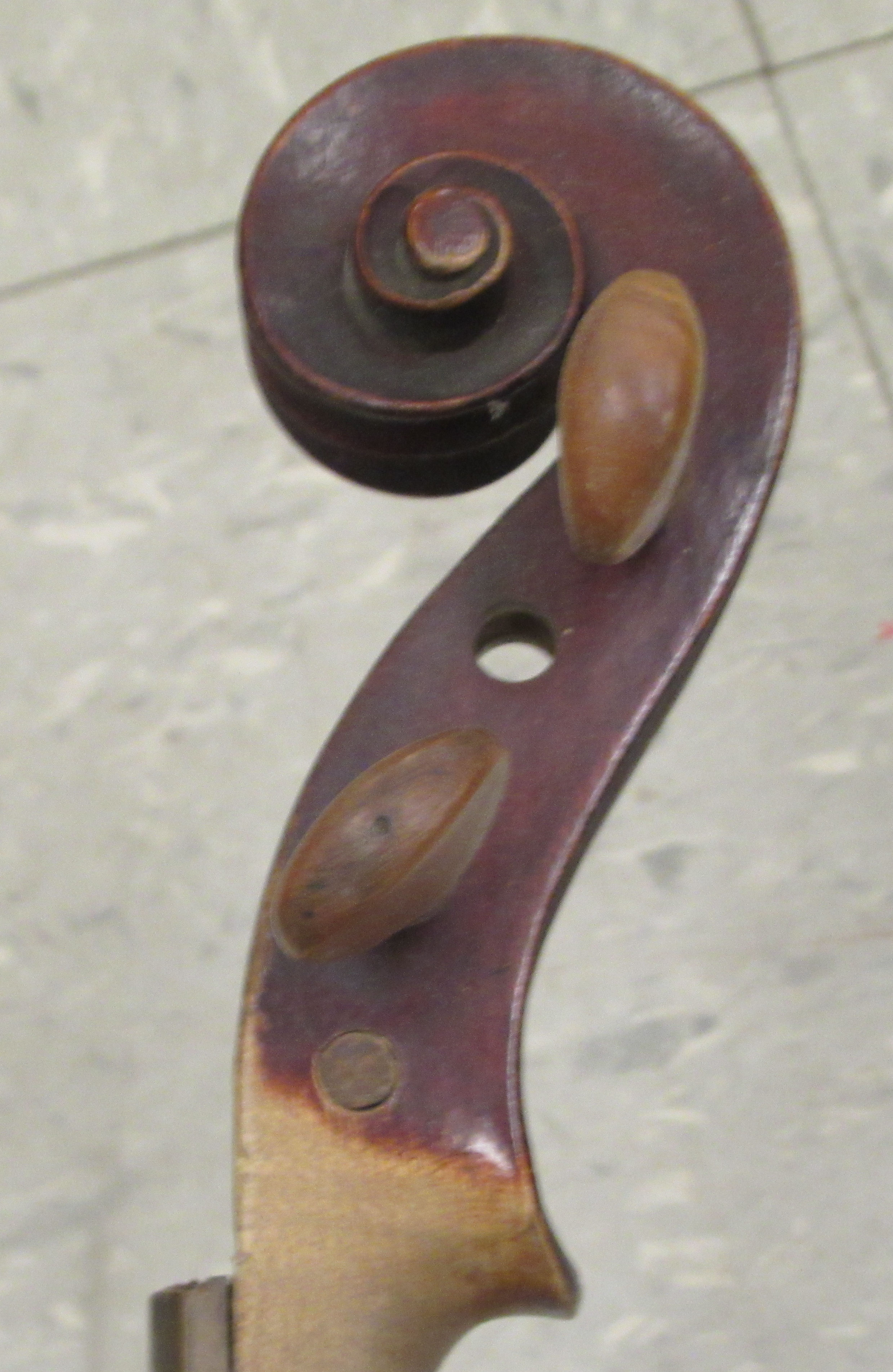 An early 20thC violin with a one piece 14"L back - Image 11 of 13