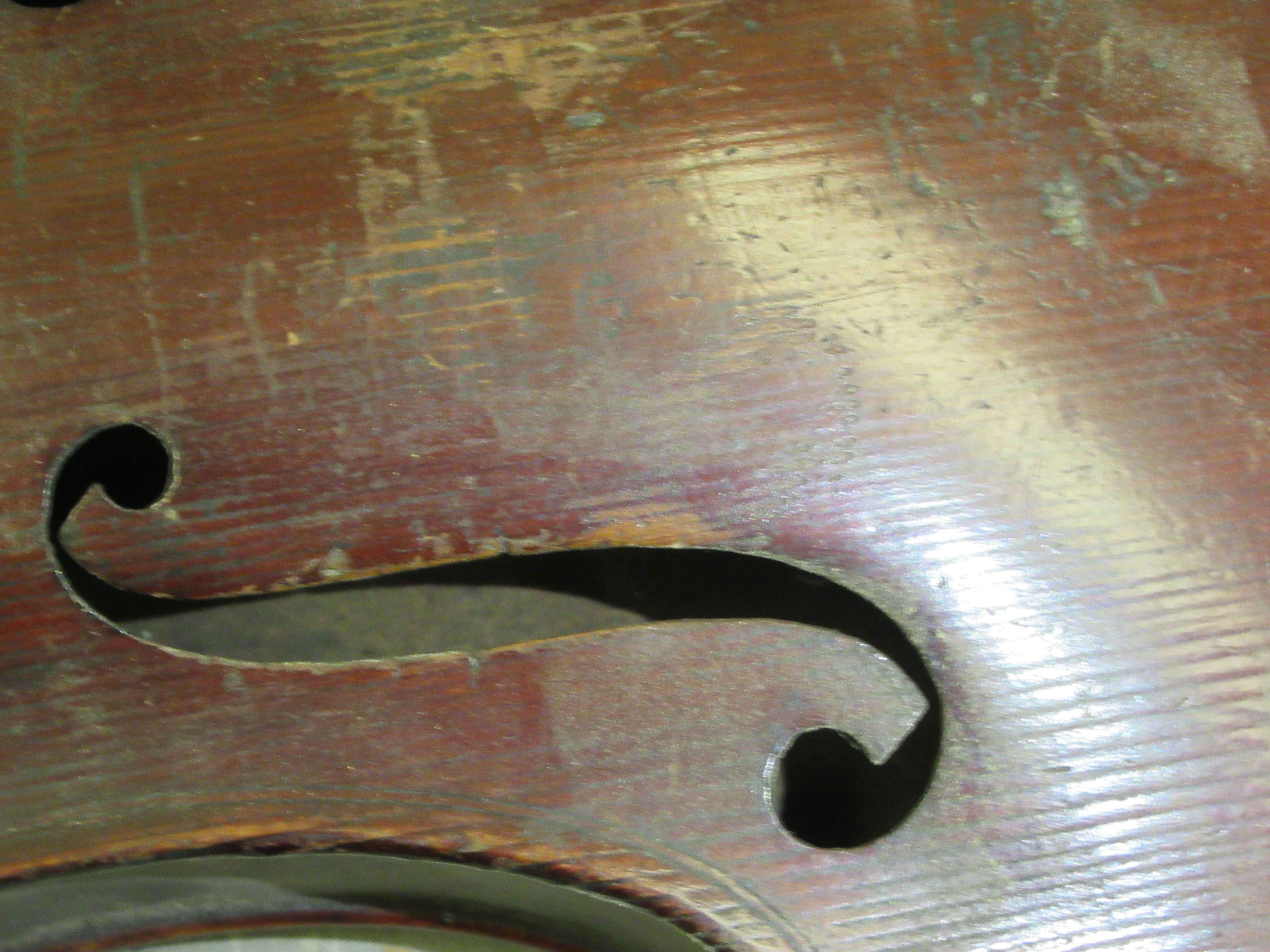 An early 20thC violin with a one piece 14"L back - Image 8 of 13