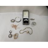 Costume jewellery and items of personal ornament: to include an eternity ring, set with faux