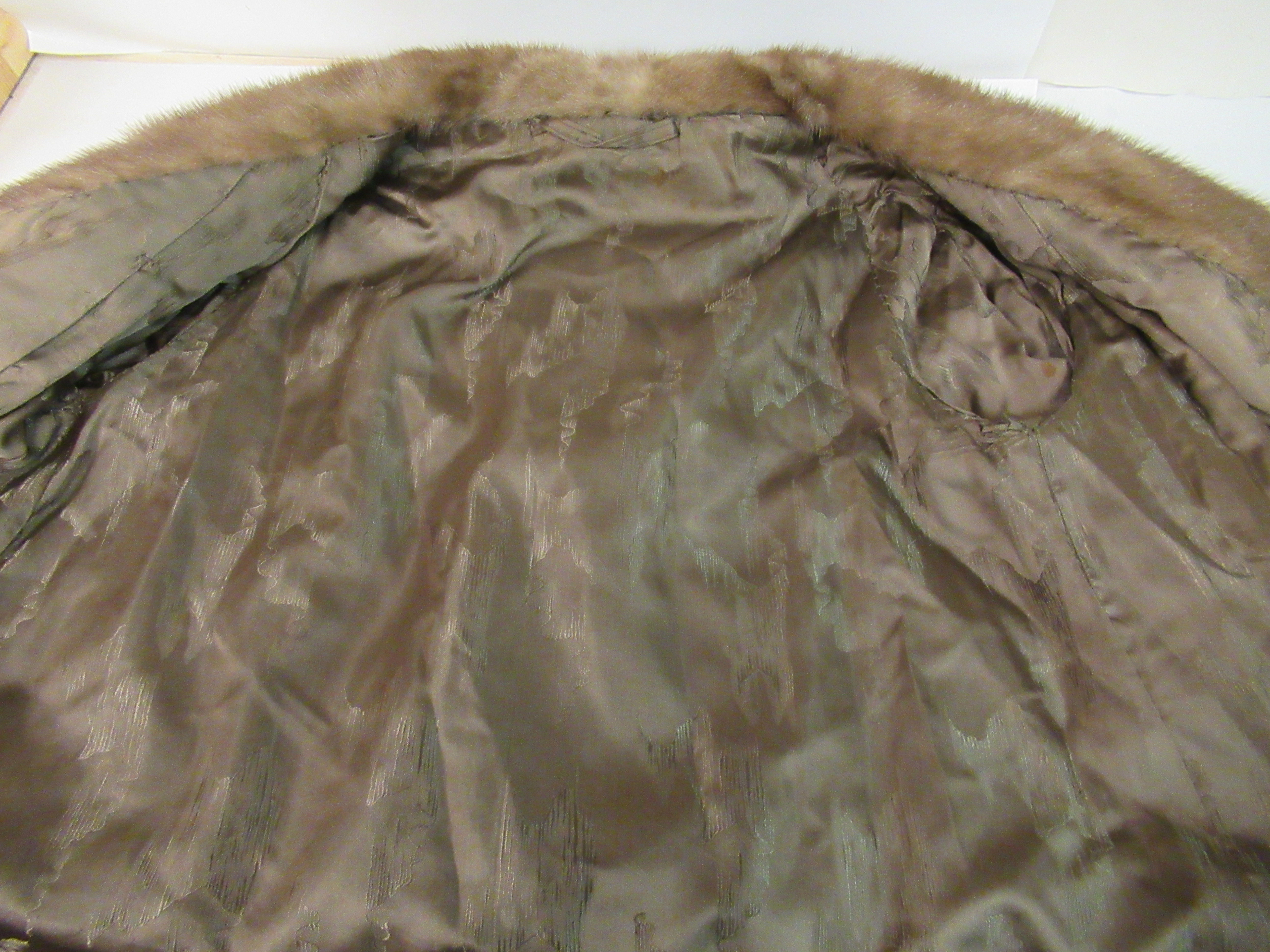 Two similar vintage two tone brown mink fur coats with silk linings  approx. sizes 14/16 - Image 3 of 6