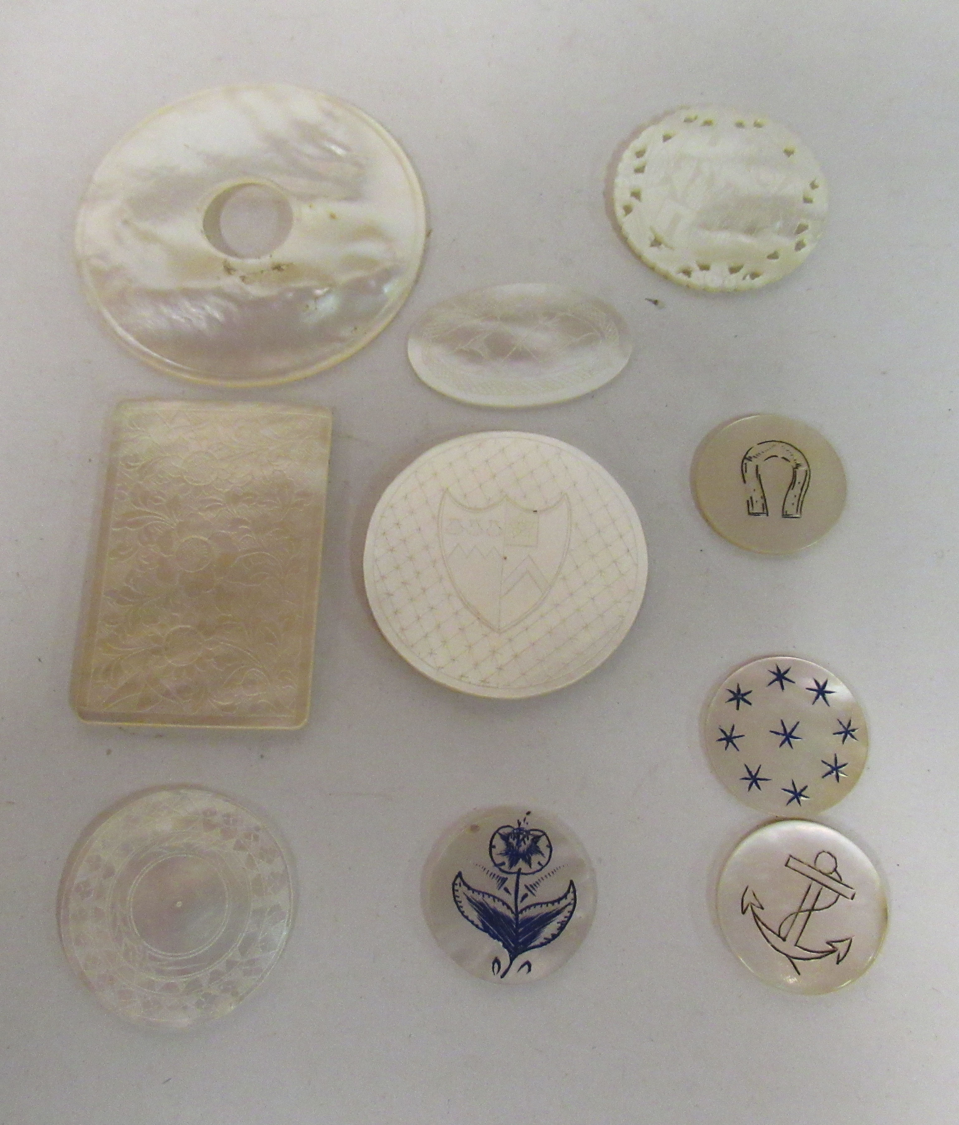 Mother-of-pearl and other gaming counters - Image 6 of 6
