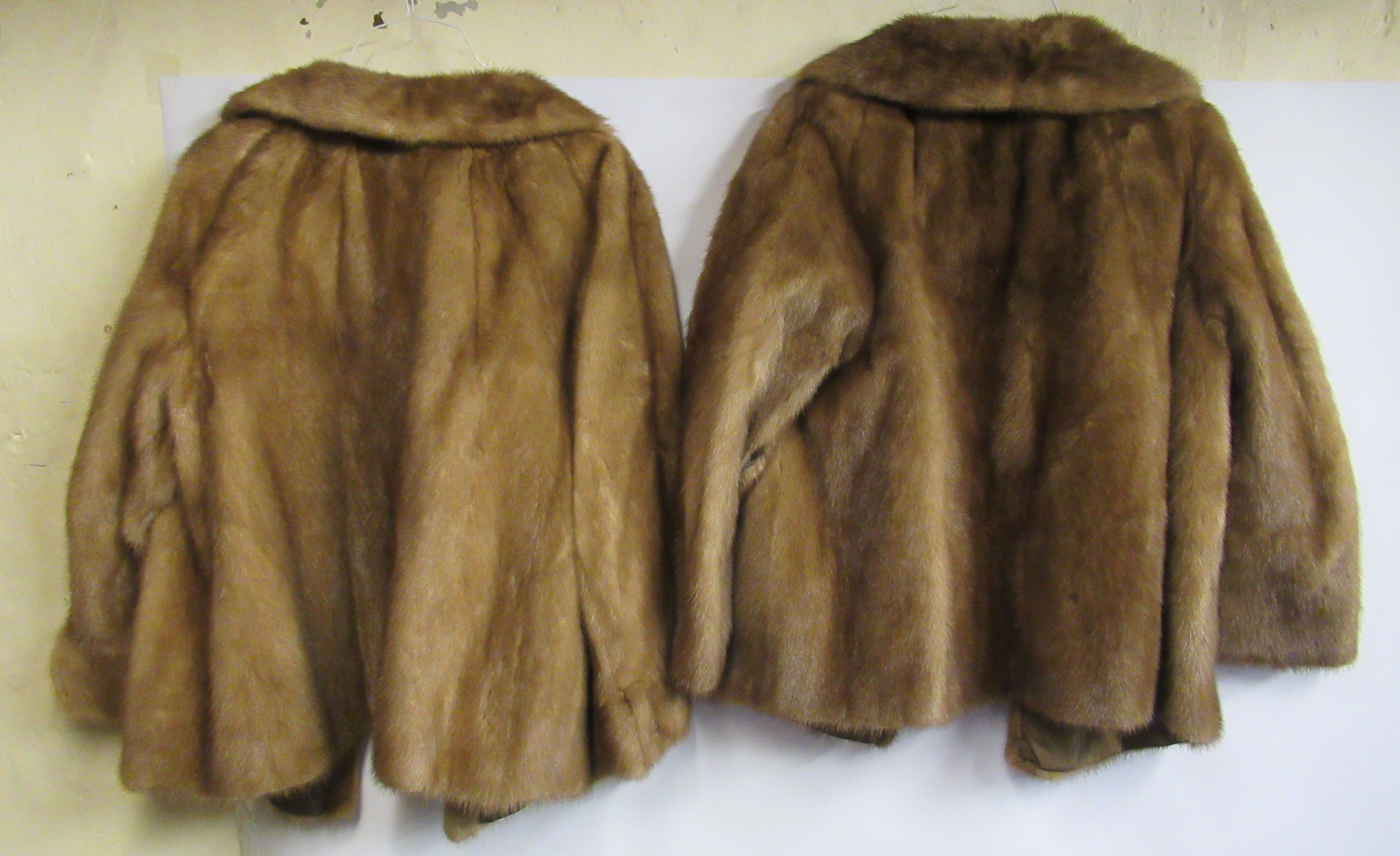 Two similar vintage two tone brown mink fur coats with silk linings  approx. sizes 14/16 - Image 2 of 6