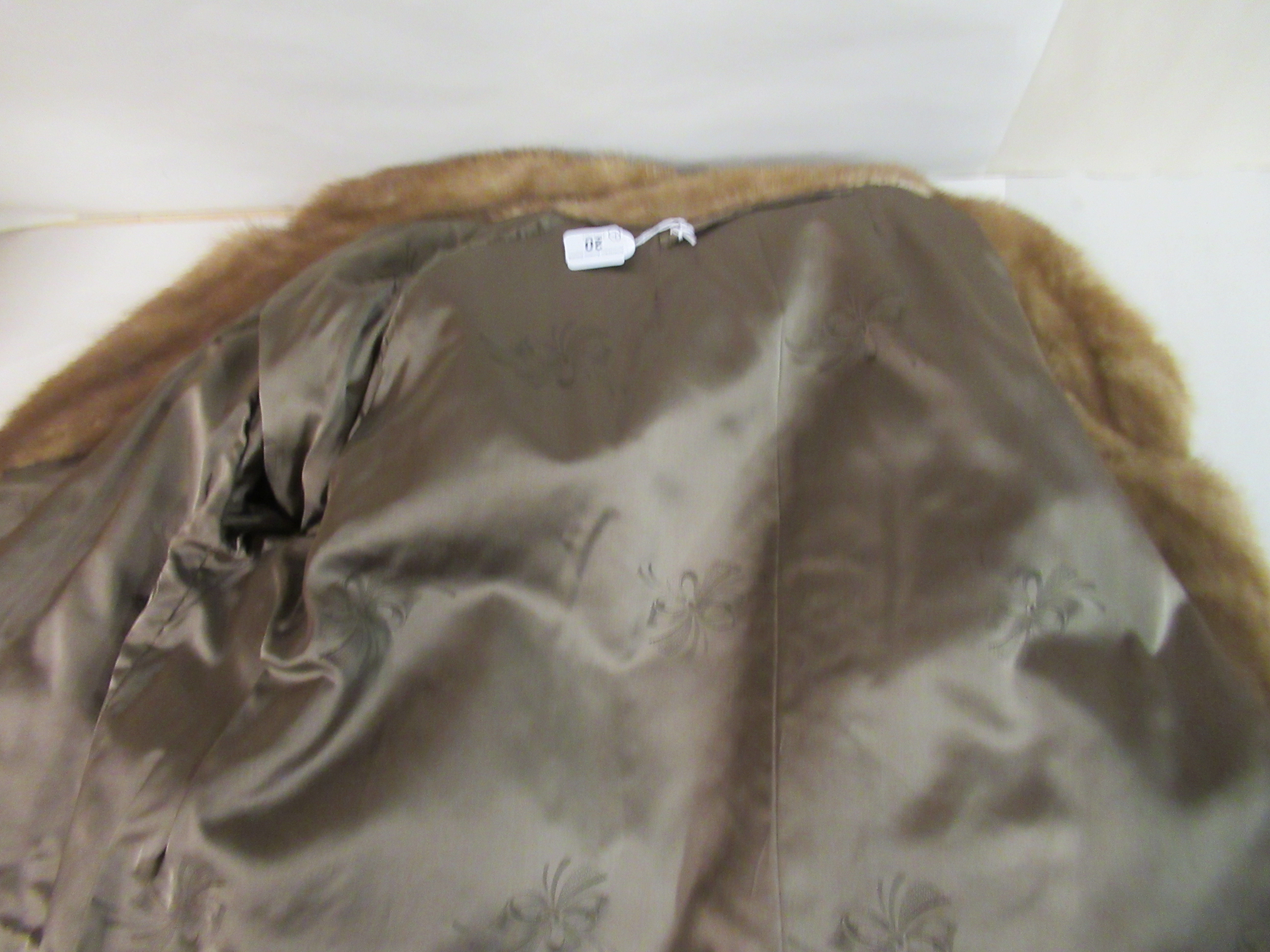 Two similar vintage two tone brown mink fur coats with silk linings  approx. sizes 14/16 - Image 4 of 6