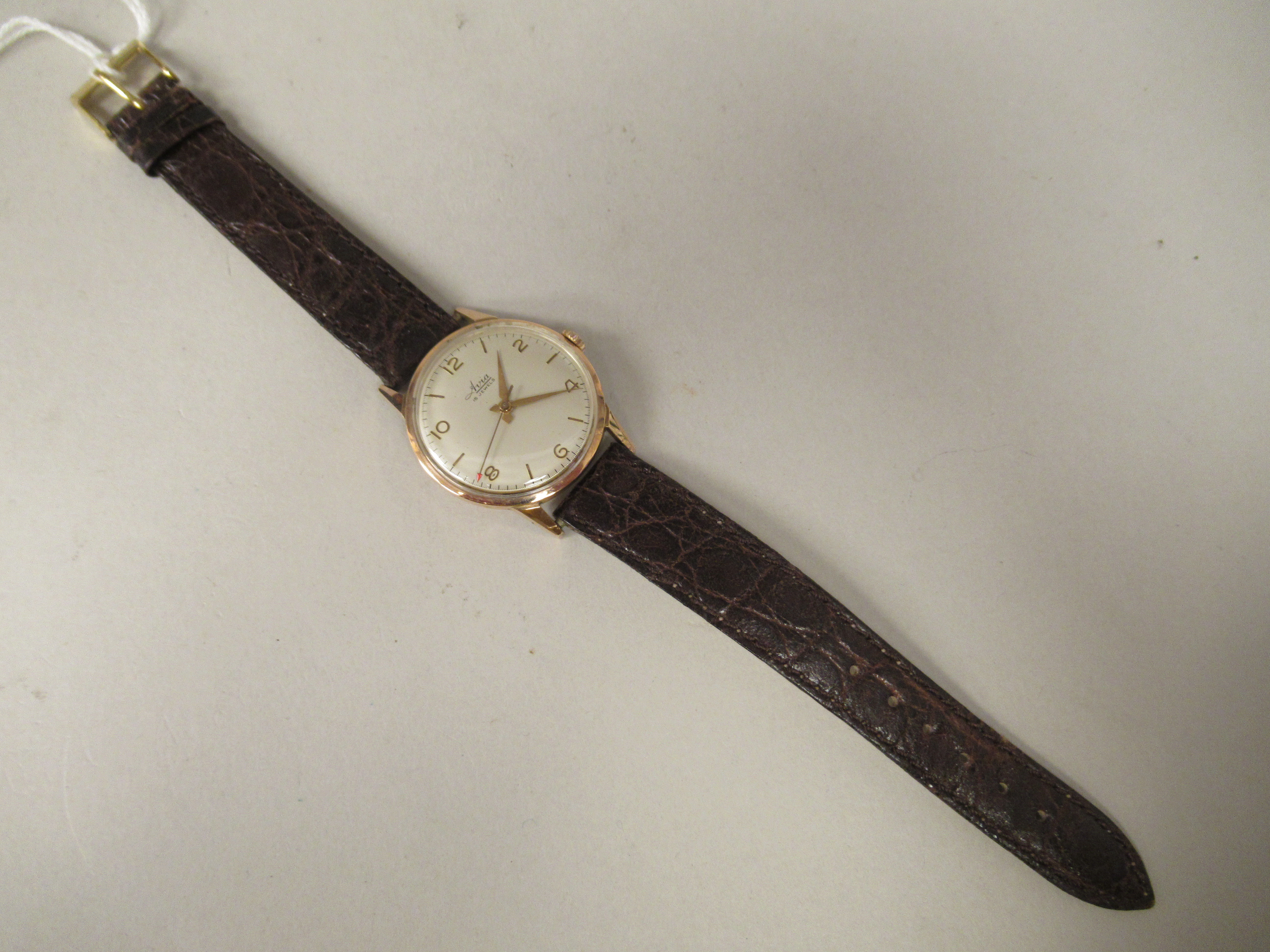 A 1950s/1960s Avia 9ct gold cased wristwatch, the 15 jewel movement with sweeping seconds, faced - Image 2 of 4