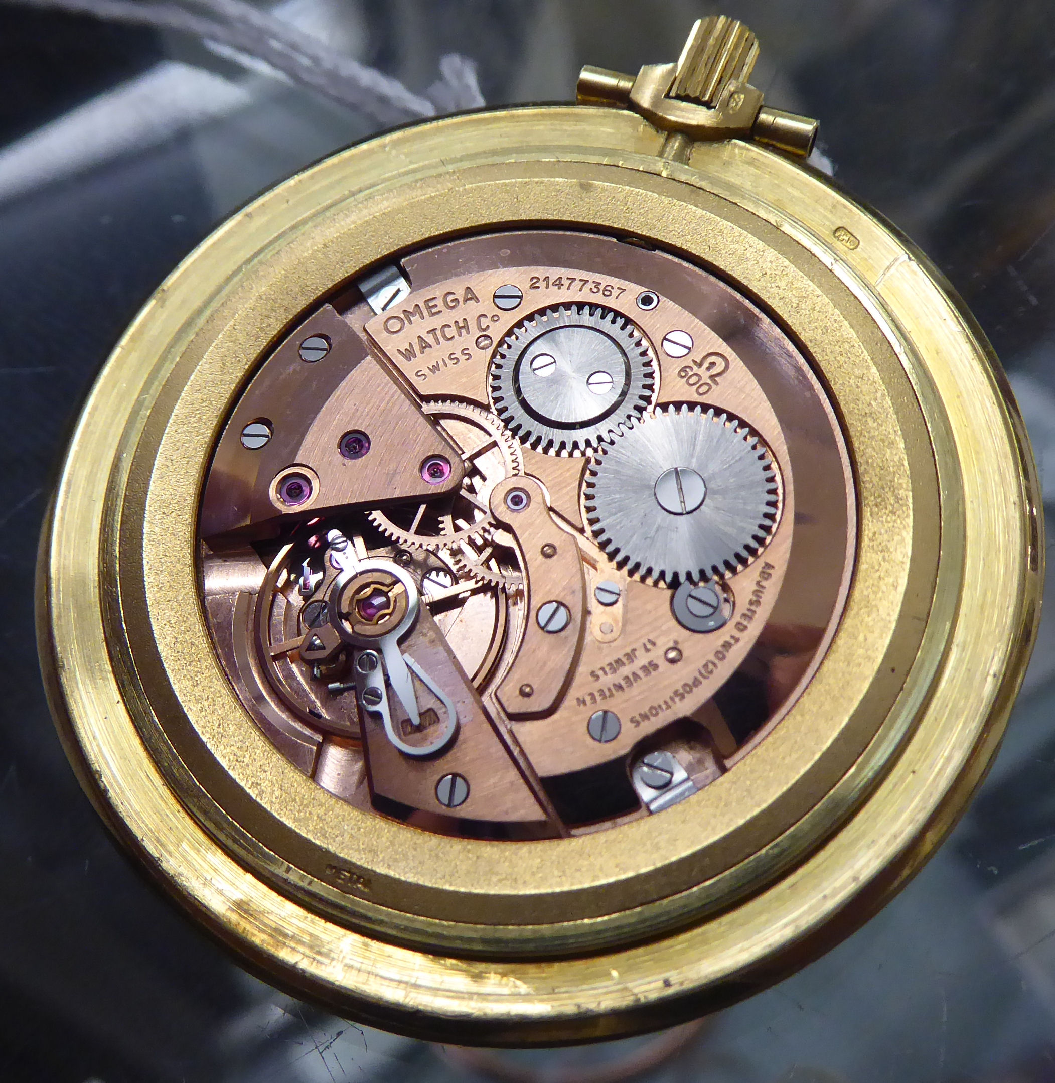 An Omega 18ct gold slim cased pocket watch, Cal 600, the movement with sweeping seconds, faced by - Image 3 of 4