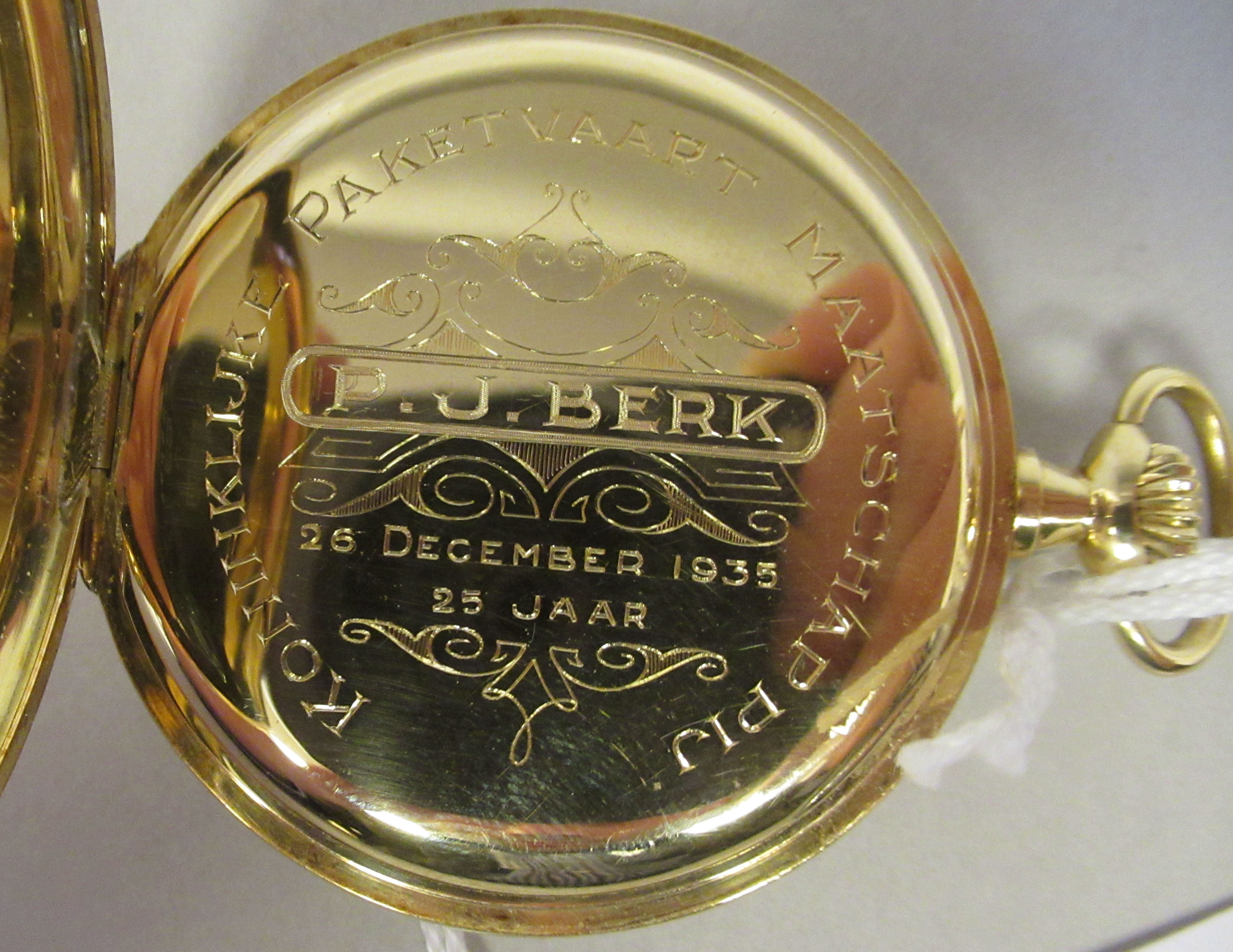 An Omega 18ct gold cased pocket watch with an engine turned back, faced by a white enamel Arabic - Image 5 of 6