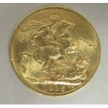 A George V sovereign, St George on the obverse  1915