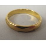 A 22ct gold wedding band