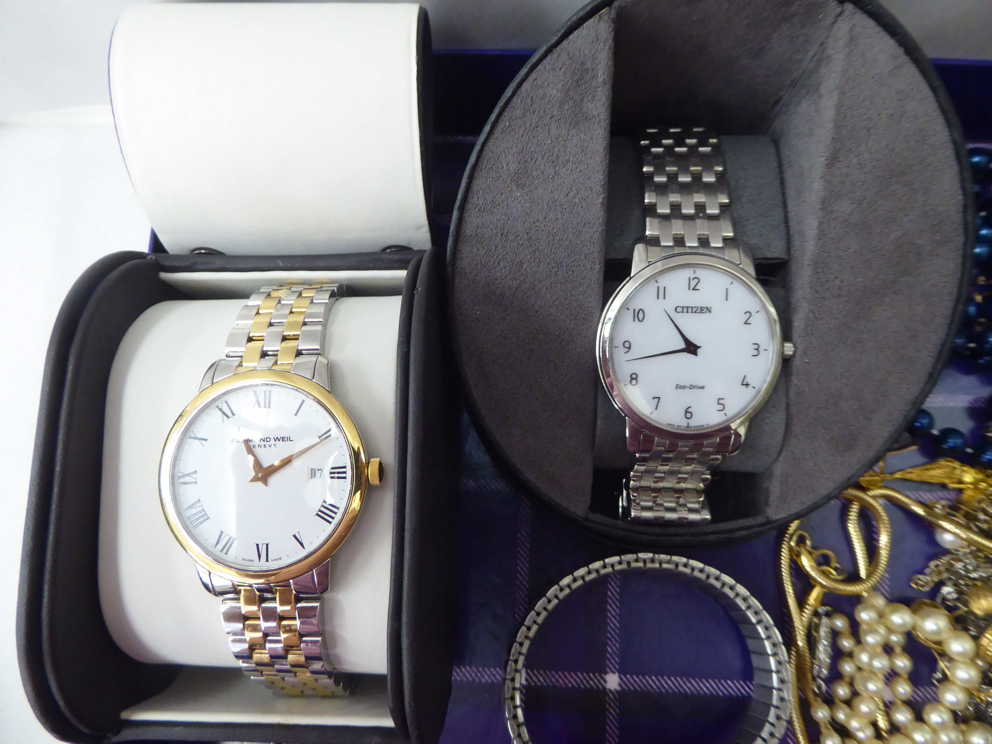 Items of personal ornament: to include simulated pearls; and a Raymond Weil wristwatch - Image 2 of 3