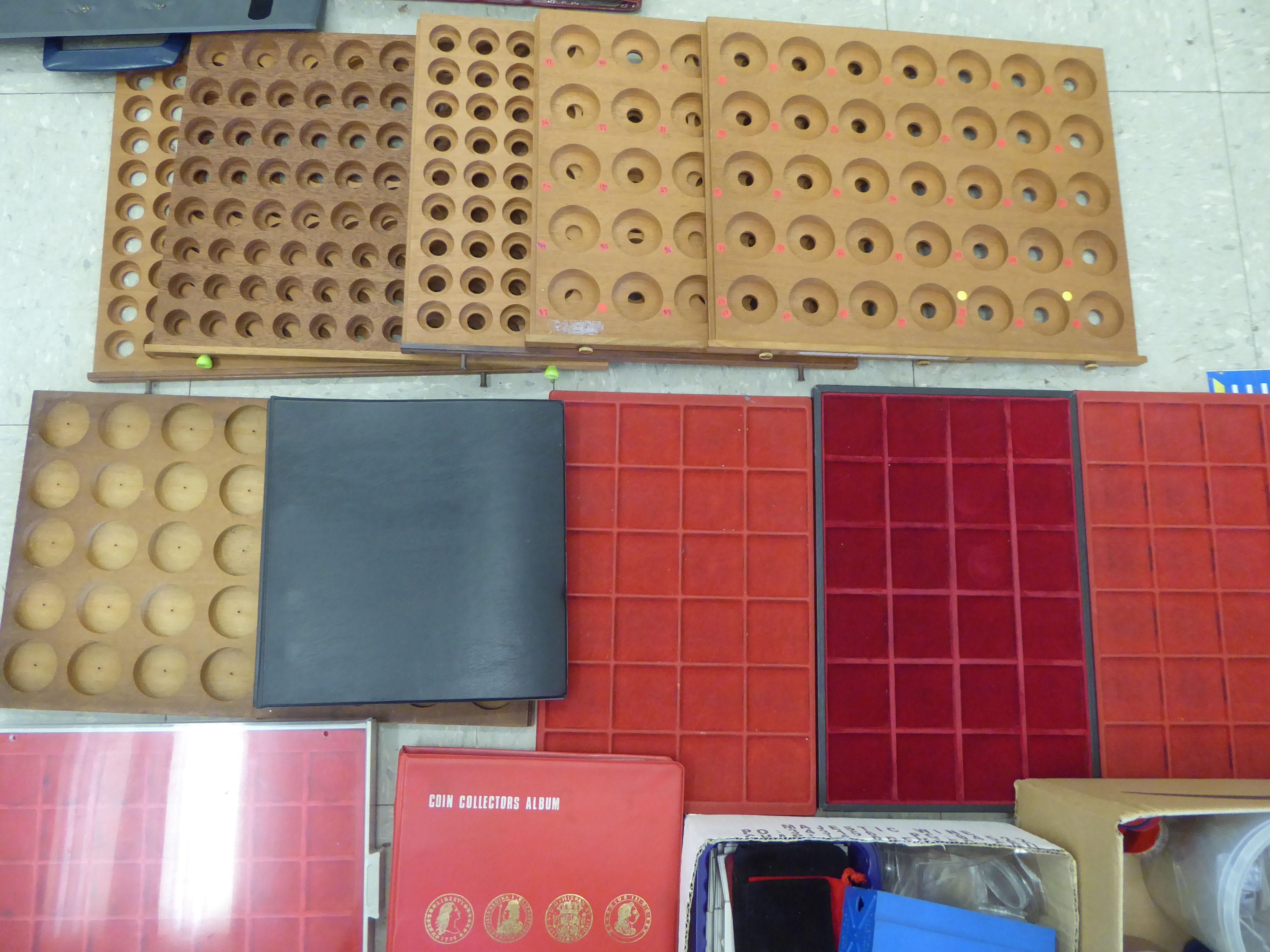 Coin collectors accessories: to include albums and trays  various sizes - Image 4 of 5