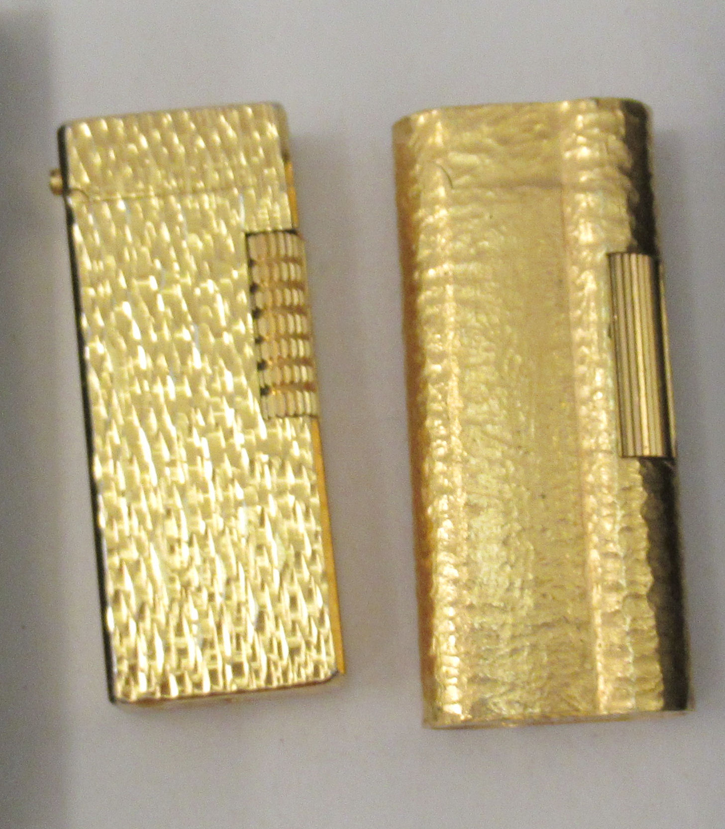 A gold plated Dunhill lighter, model no.C62814; and another gold plated example - Image 2 of 5