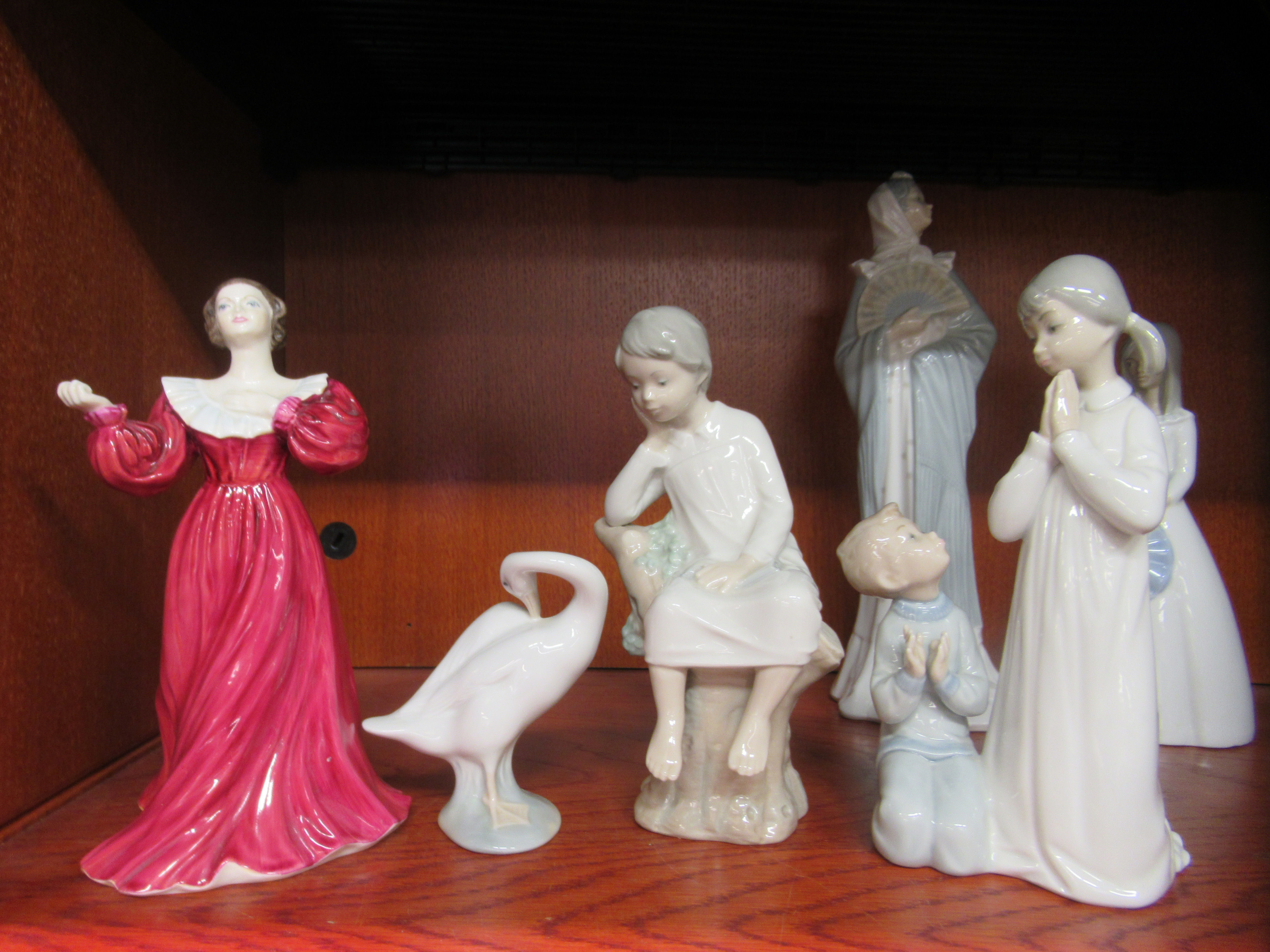 Decorative ceramics: to include Lladro porcelain model animals  largest 4.5"h - Image 7 of 12