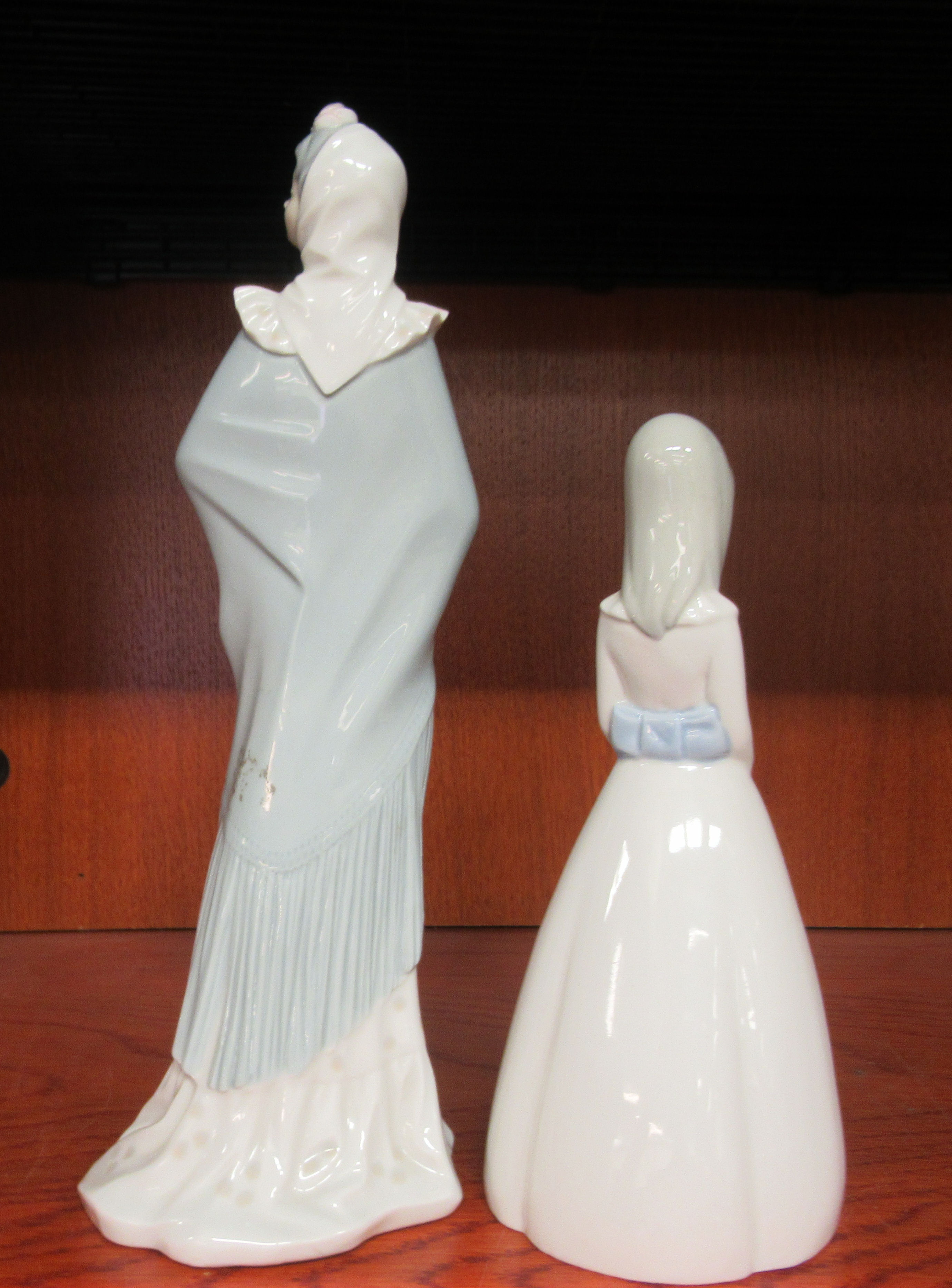 Decorative ceramics: to include Lladro porcelain model animals  largest 4.5"h - Image 11 of 12