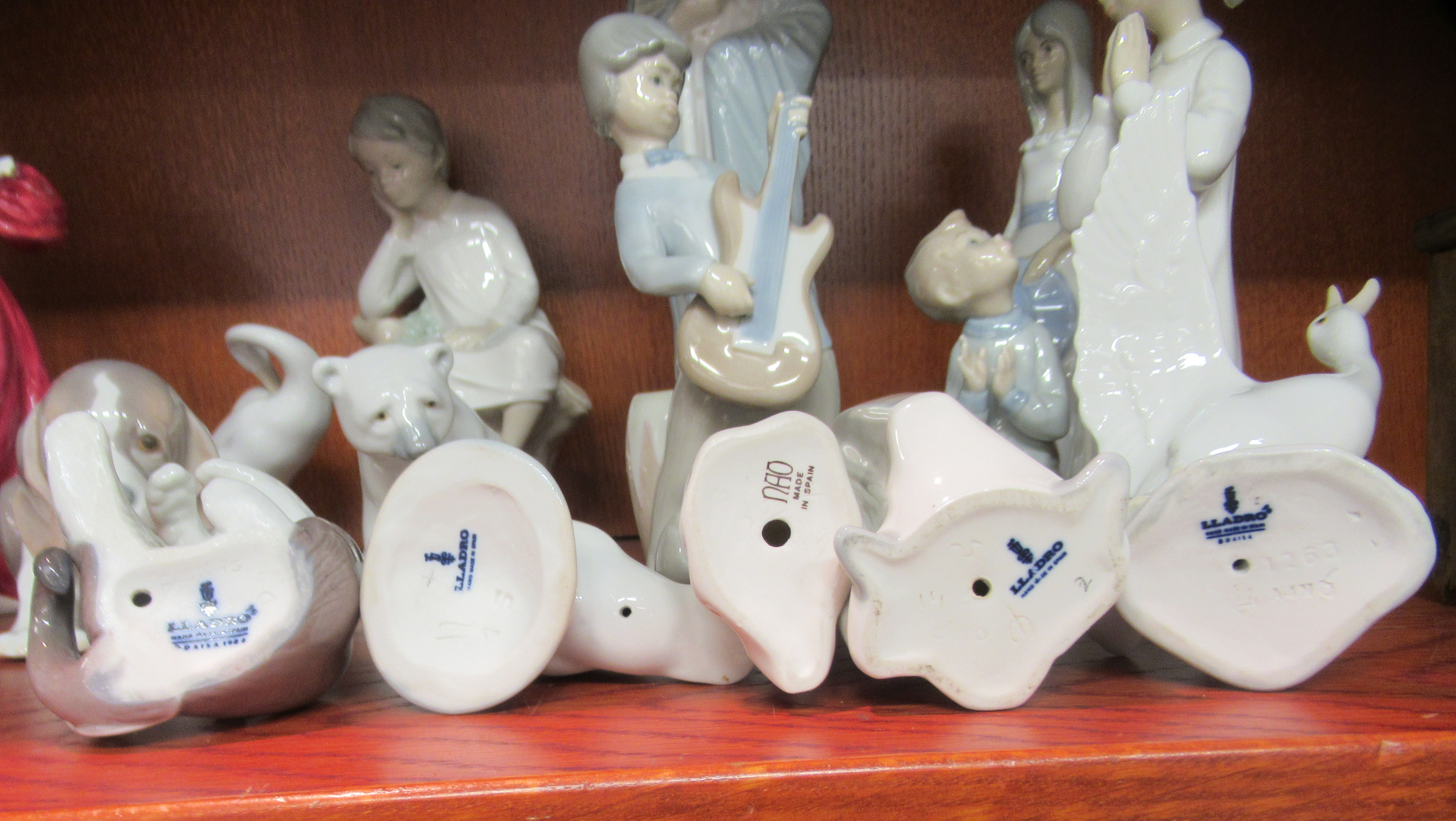 Decorative ceramics: to include Lladro porcelain model animals  largest 4.5"h - Image 3 of 12