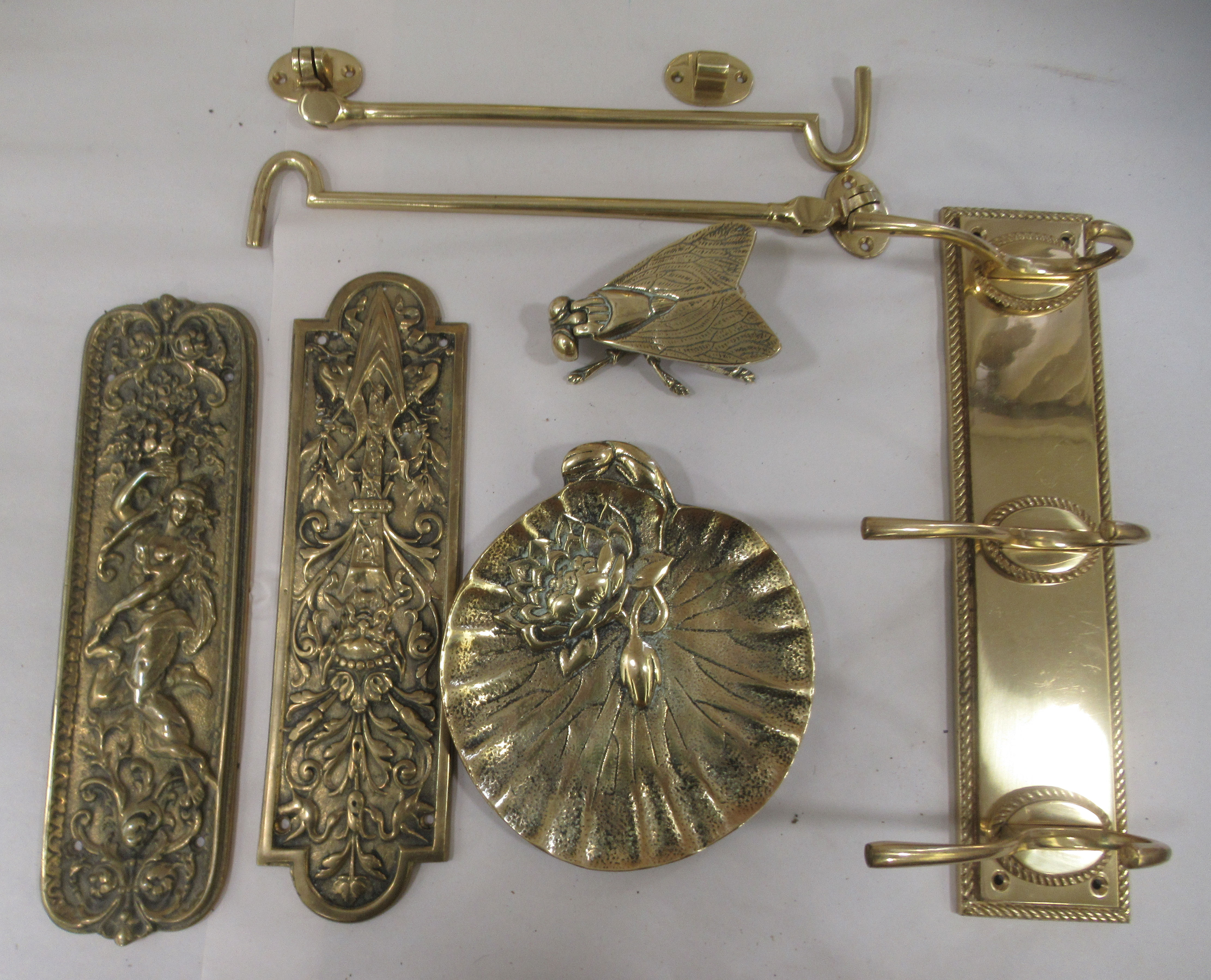Mainly 20thC functional and decorative metalware: to include door furniture mounts and a brass - Image 3 of 6