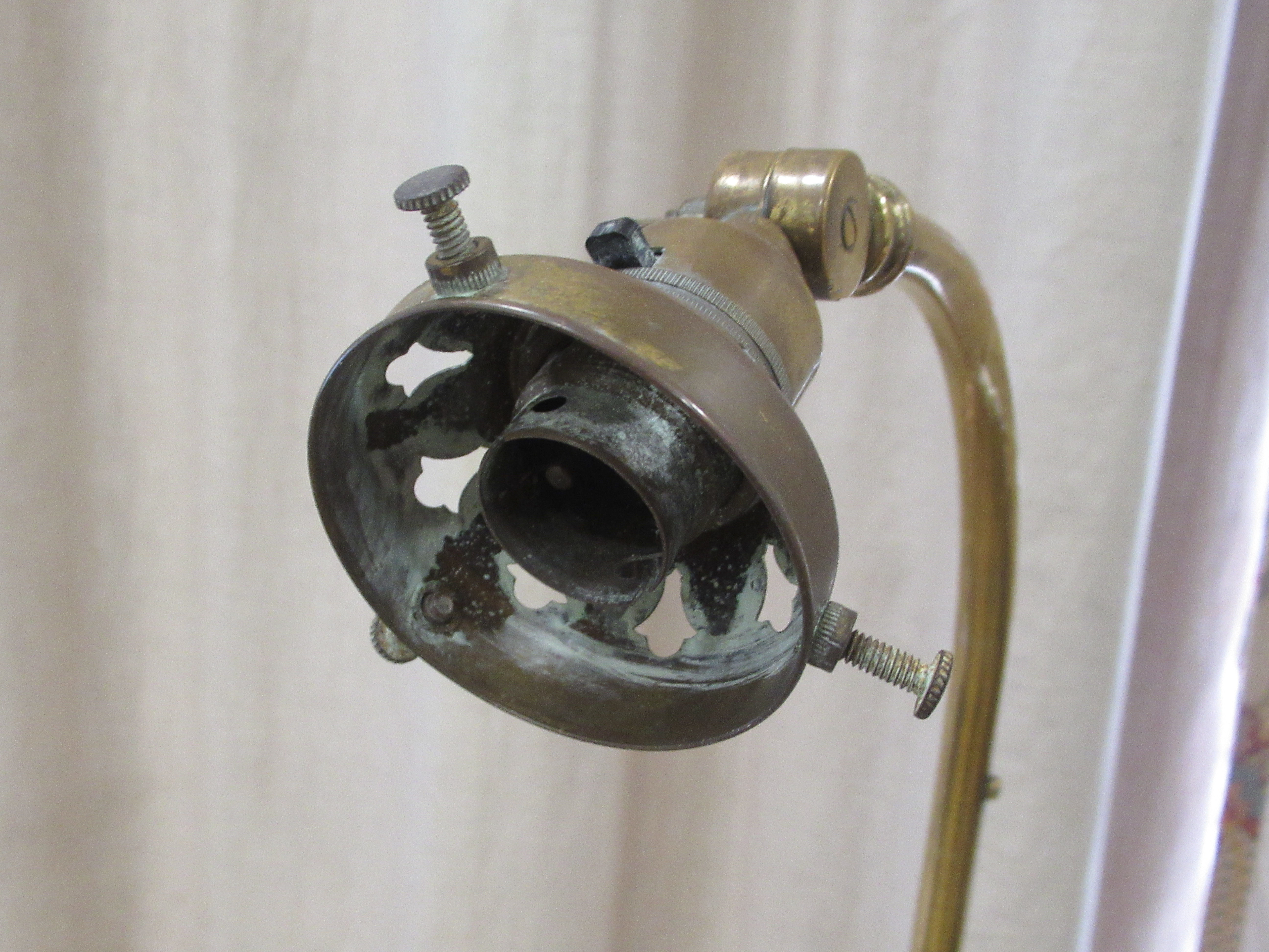 A mid 20thC lacquered brass telescopic standard lamp with an arched arm, accommodating a green glass - Image 3 of 4