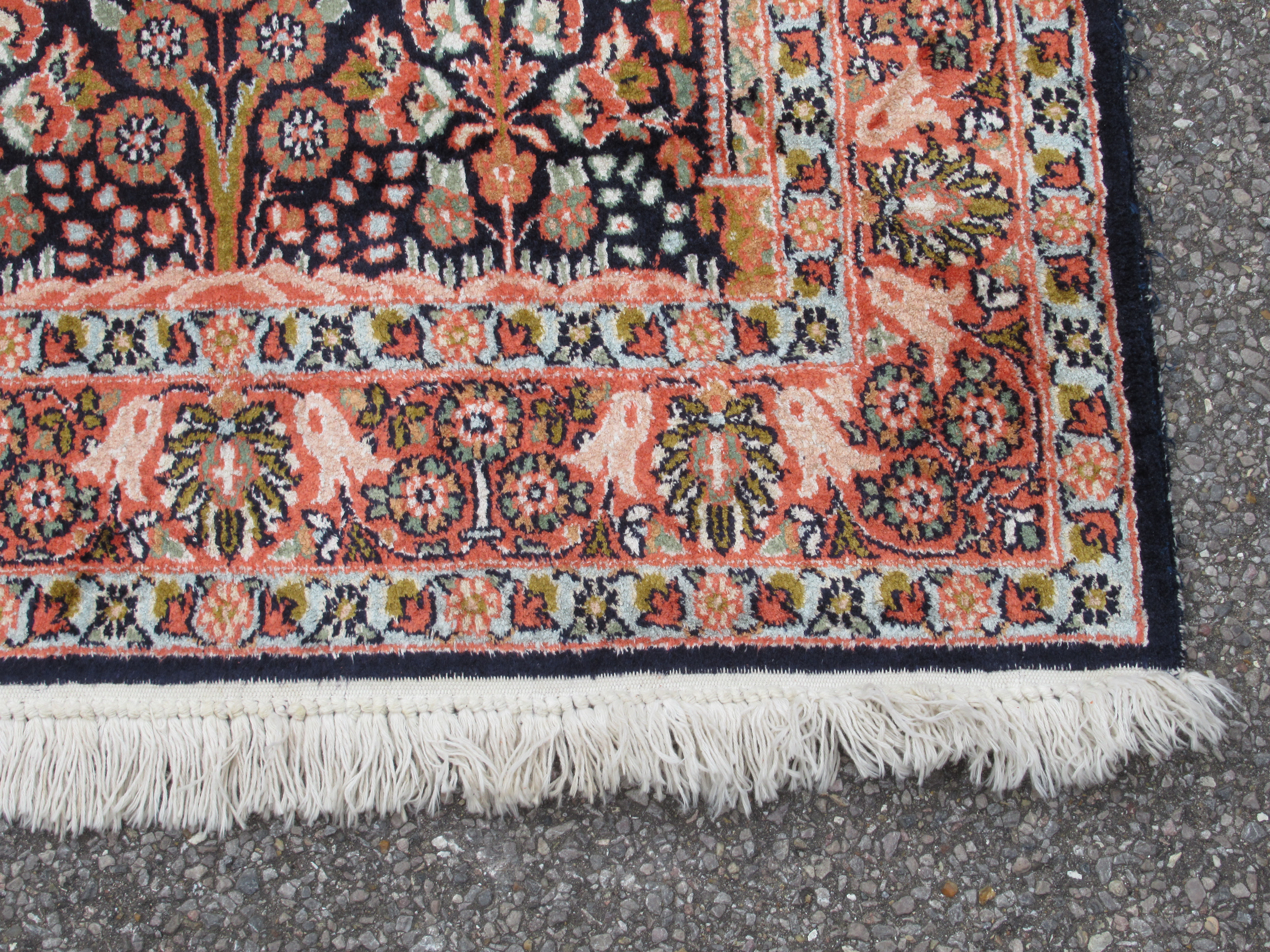 A Kelim part silk prayer rug, decorated with floral designs, on a multi-coloured ground with a - Bild 2 aus 5